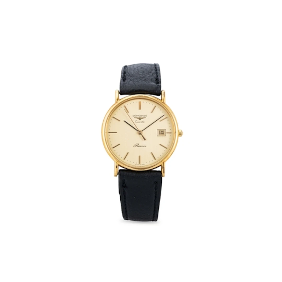 A LONGINES WRIST WATCH, date, black leather strap, 33 mm