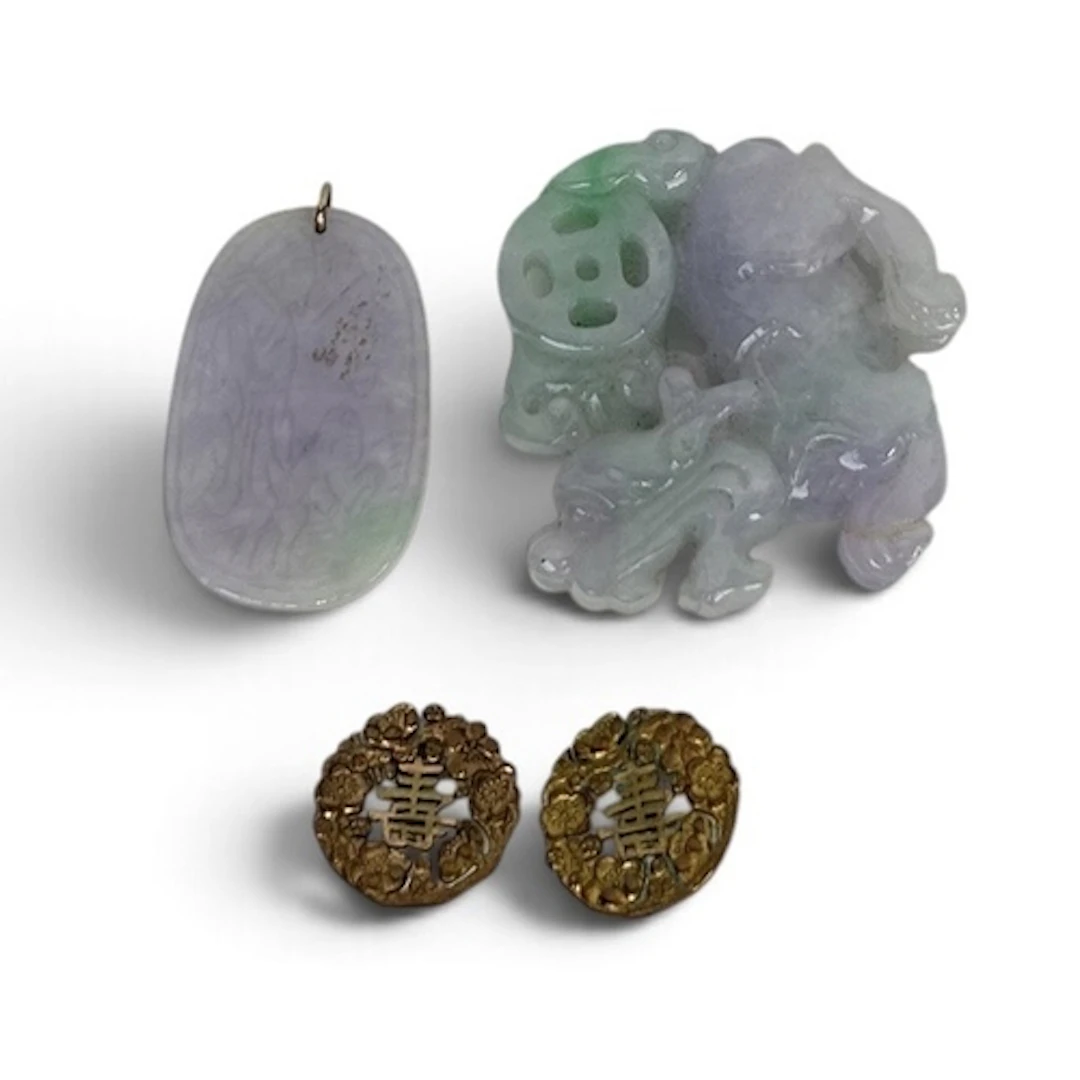 A COLLECTION OF CHINESE ITEMS To include jade. (3) Tallest 6...
