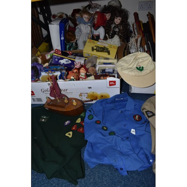 THREE BOXES AND LOOSE TOYS to include vintage ice skating bo...