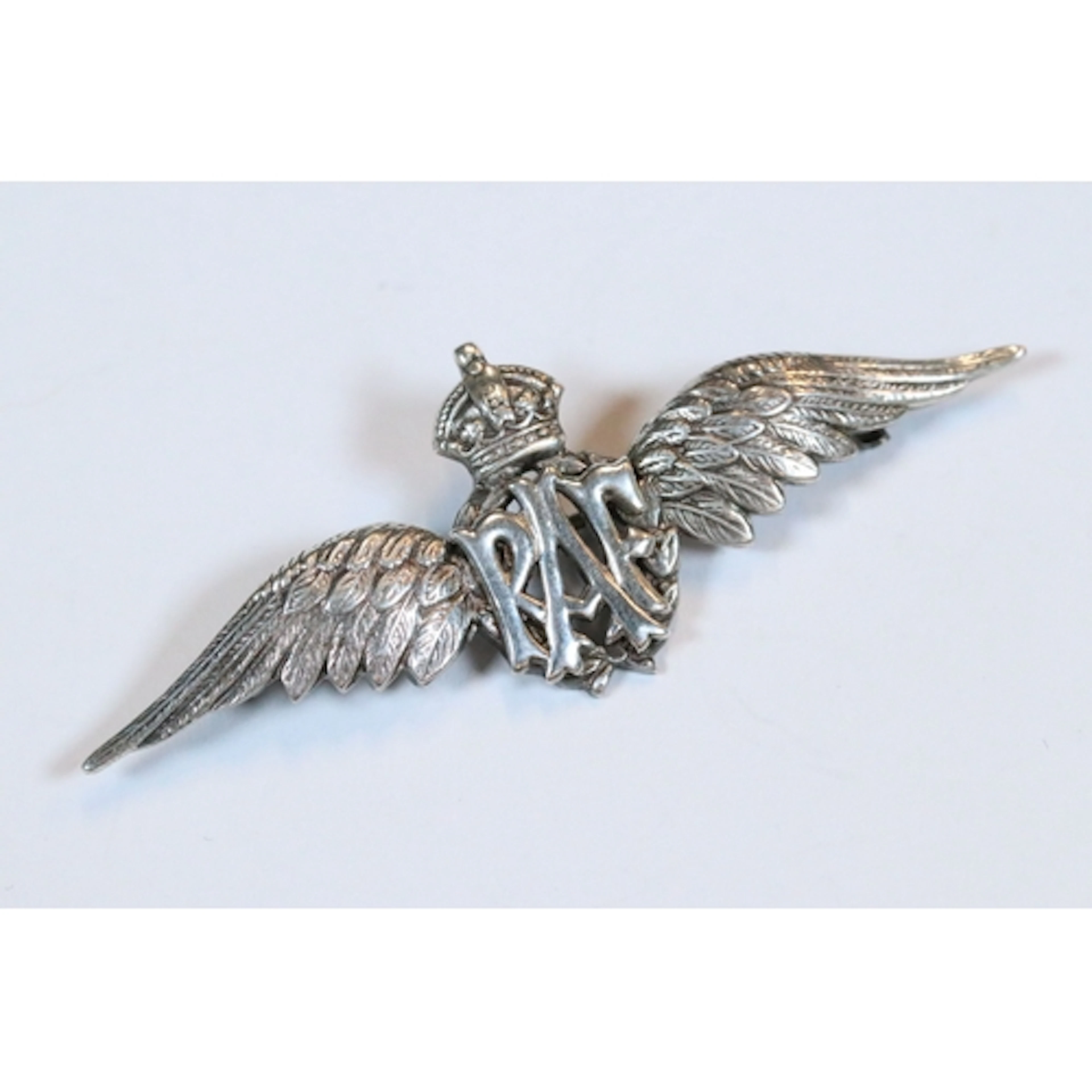 A vintage World War Two Kings crown Sterling Silver RAF / Ro...