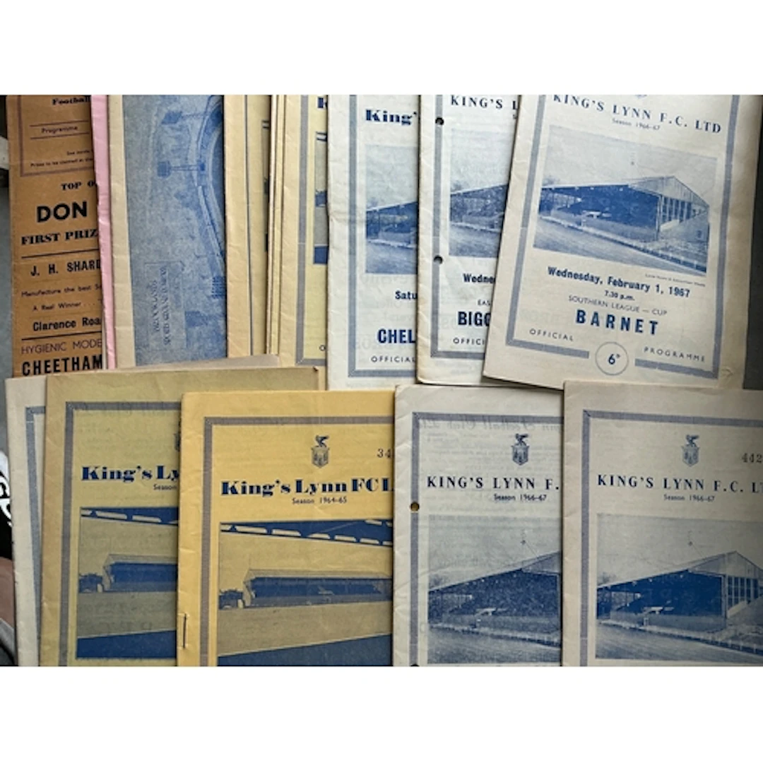 Kings Lynn Football Programmes: 17 homes and 5 aways from 59...