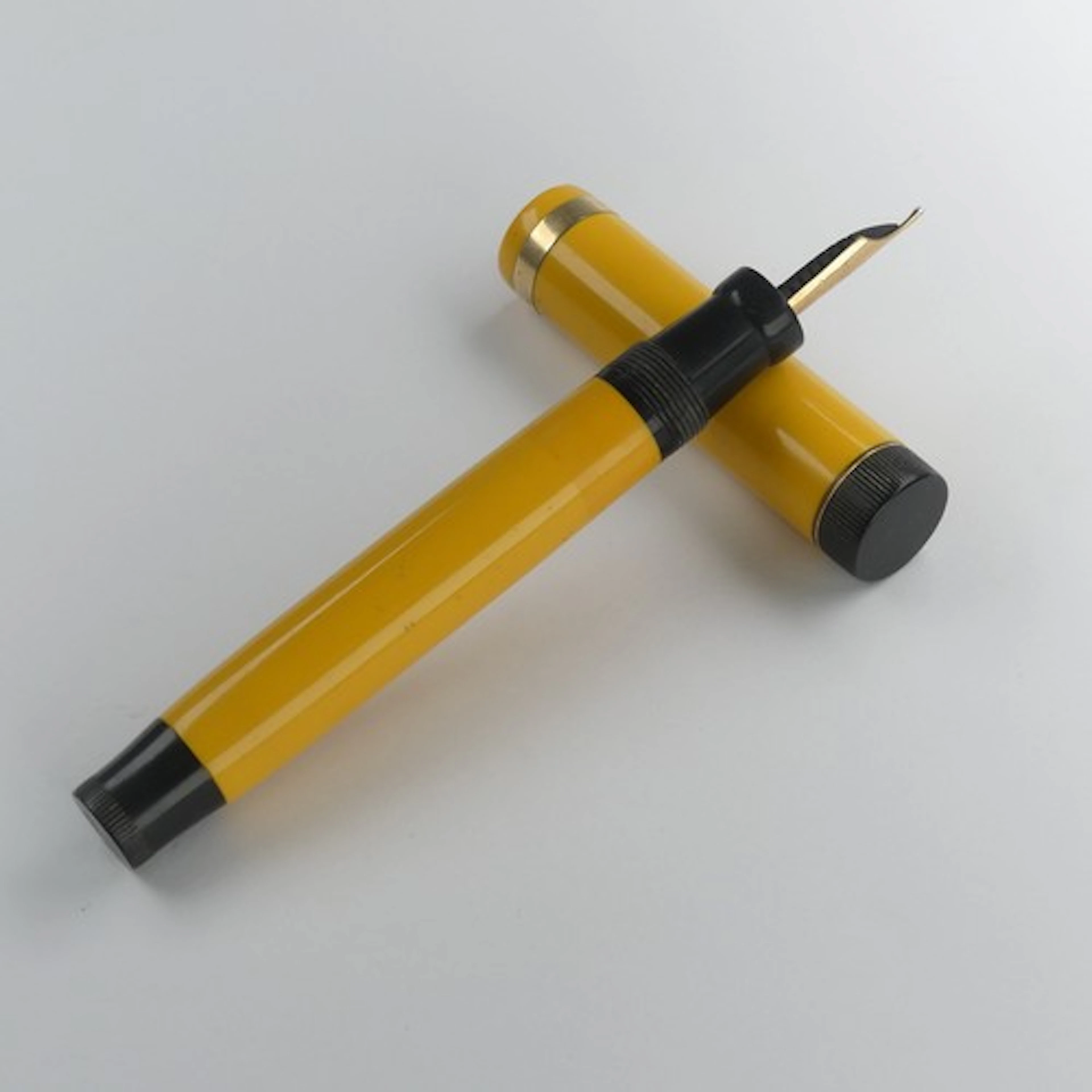 A Parker Duofold Lucky Curve Junior Fountain Pen, in Mandari...