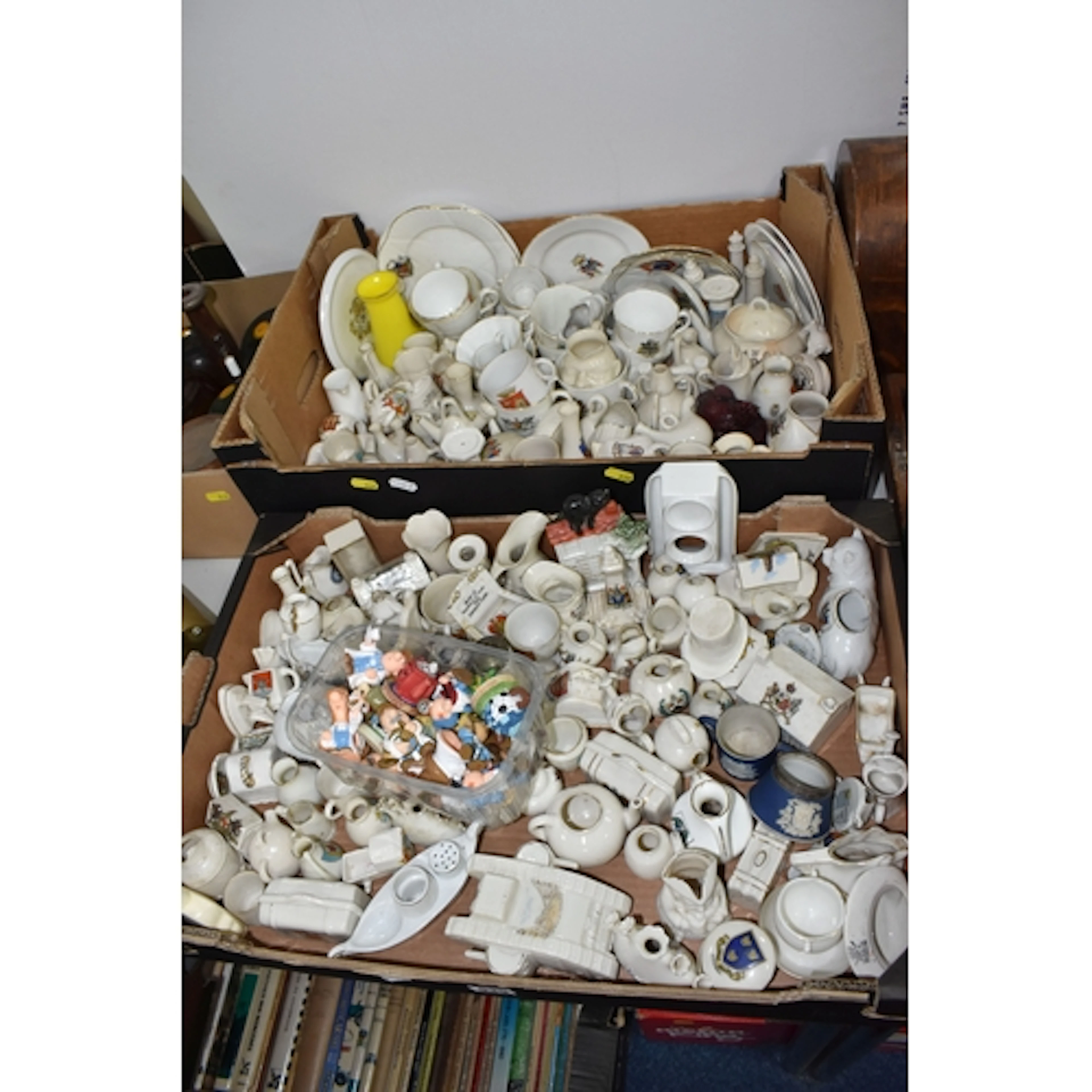 TWO BOXES AND LOOSE CRESTED WARE AND SUNDRY ITEMS, to includ...