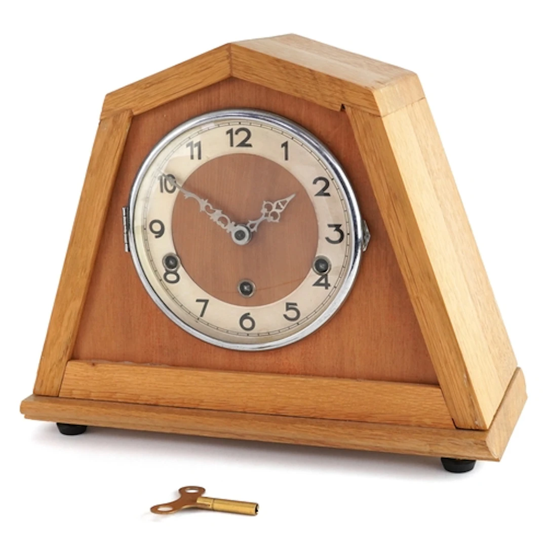 Art Deco style lightwood mantle clock with Westminster chime...