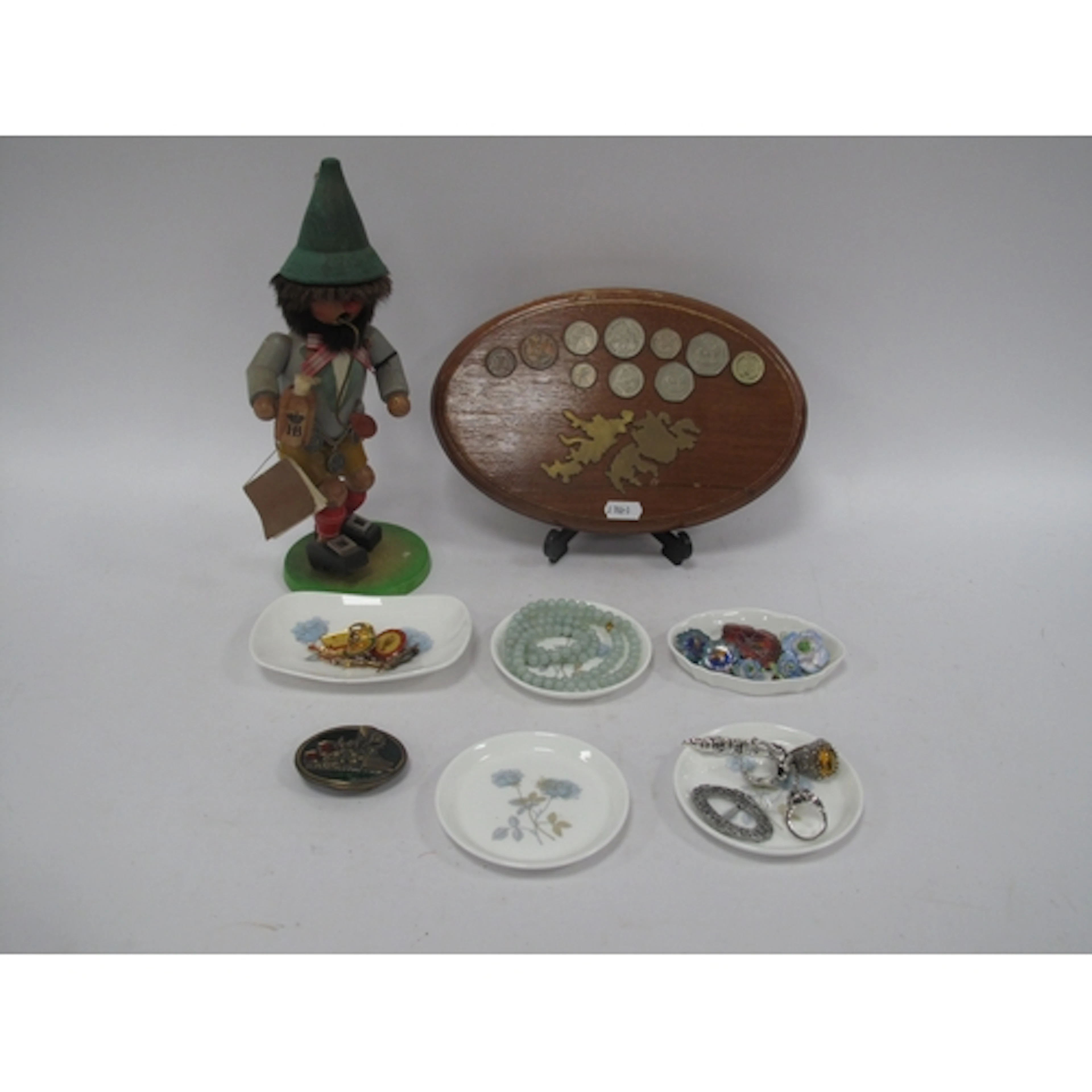 Collectables, including five Wedgwood "Ice Rose" trinket dis...