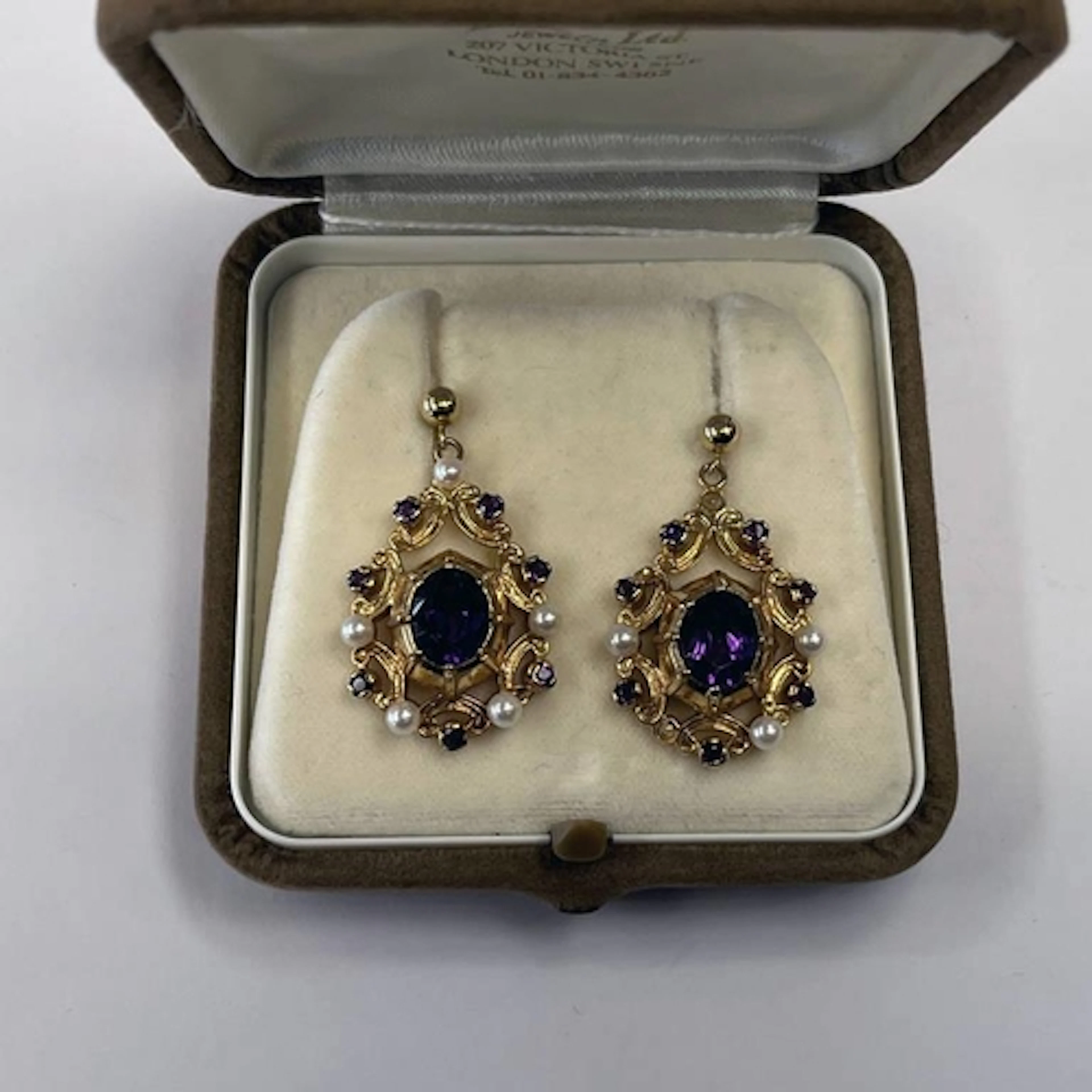 PAIR 9CT GOLD AMETHYST & PEARL EARRINGS, THE CENTRAL OVAL FA...