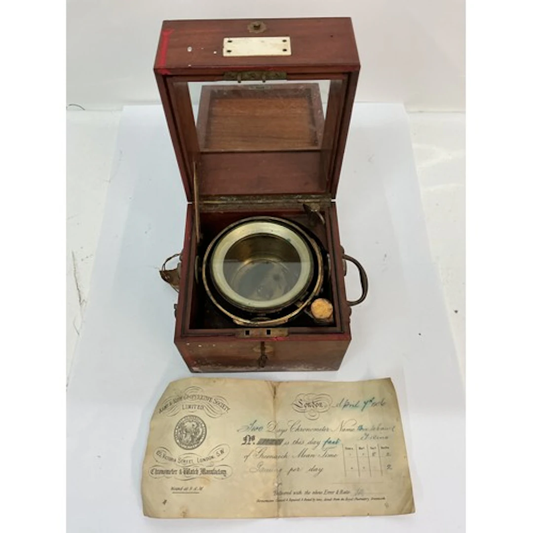 A 19th century mahogany boxed chronograph. Approx: 16 x 19cm