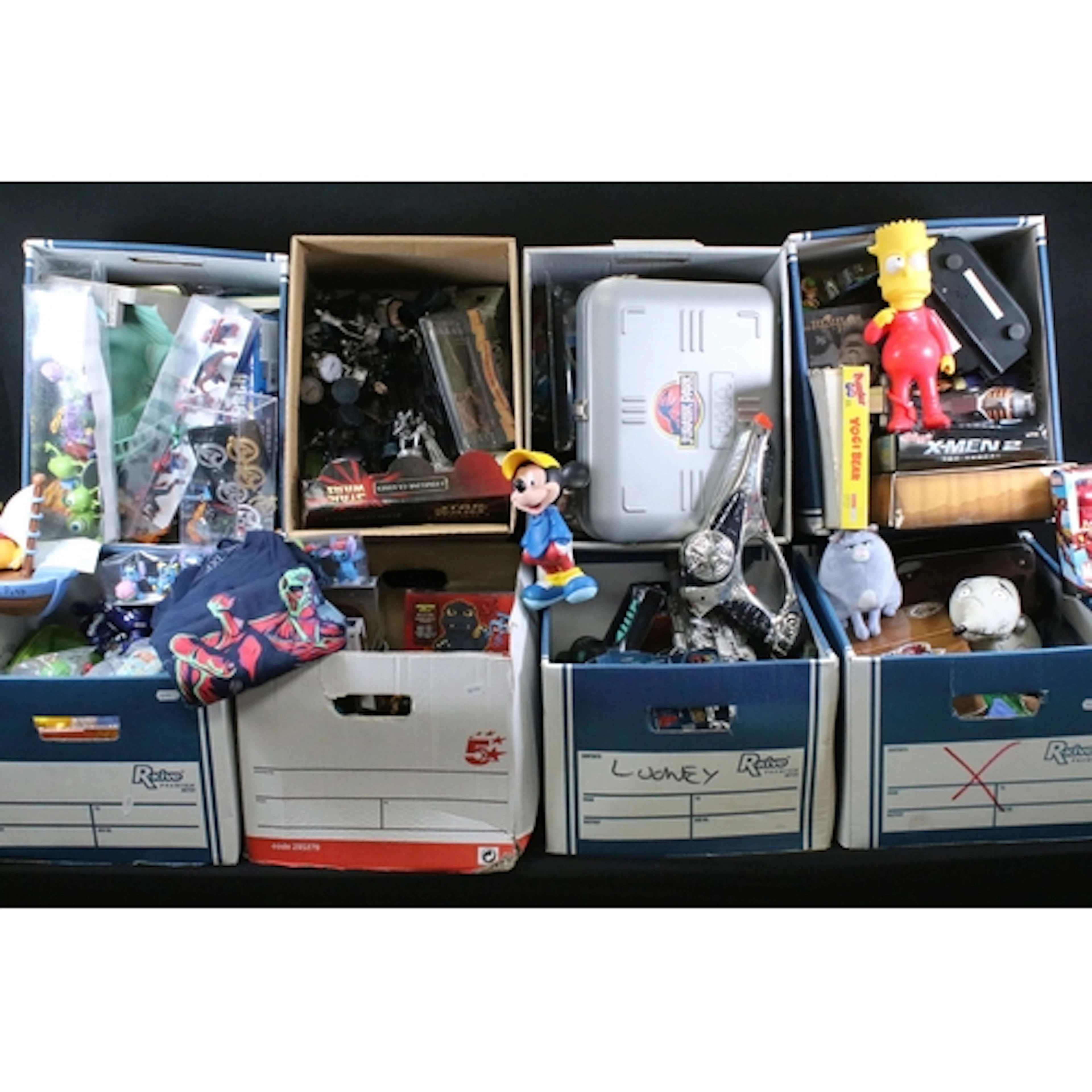 Collection of circa 1990s onwards toys, figures and collecta...