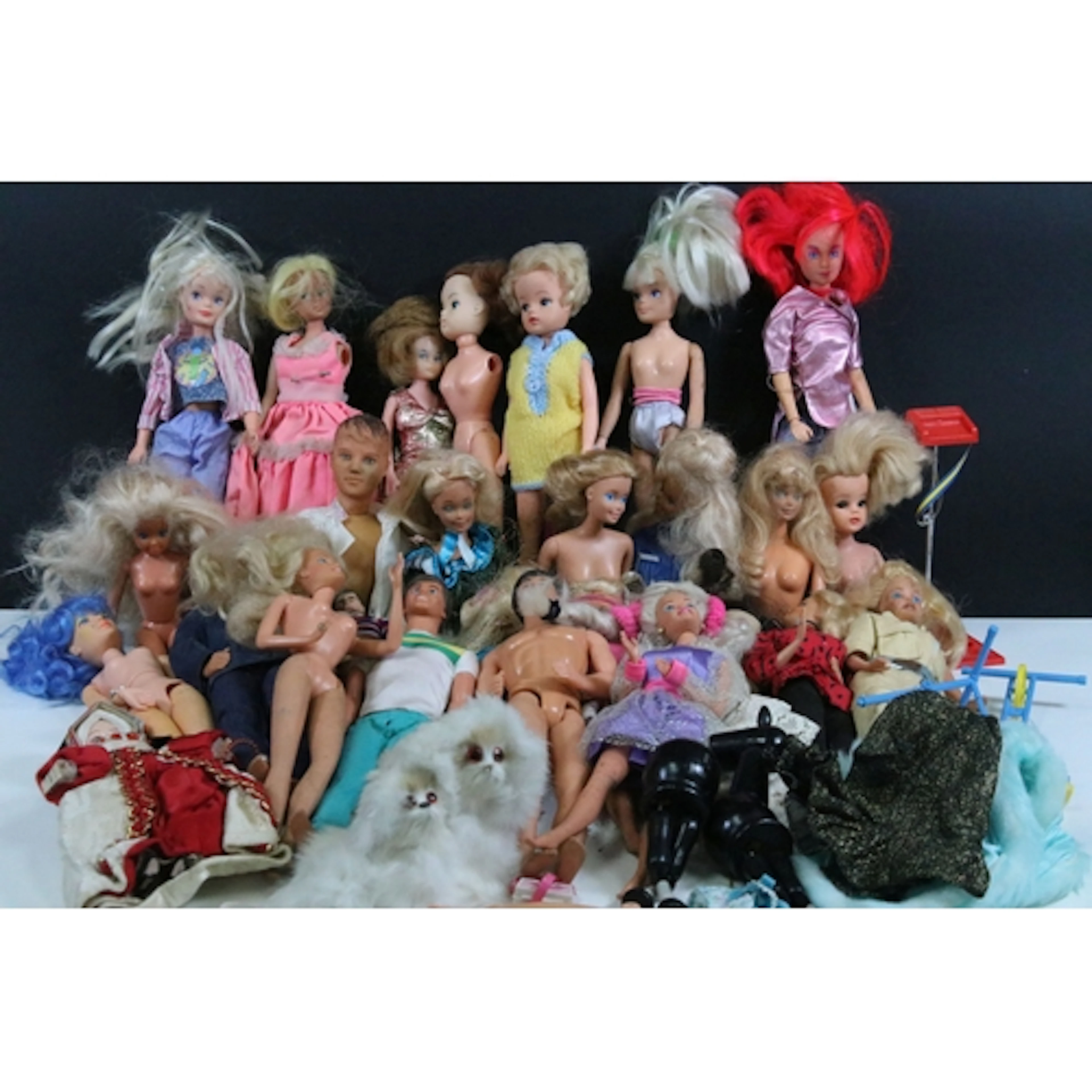 Collection of 1970s onwards dolls to include Mattel Barbie, ...