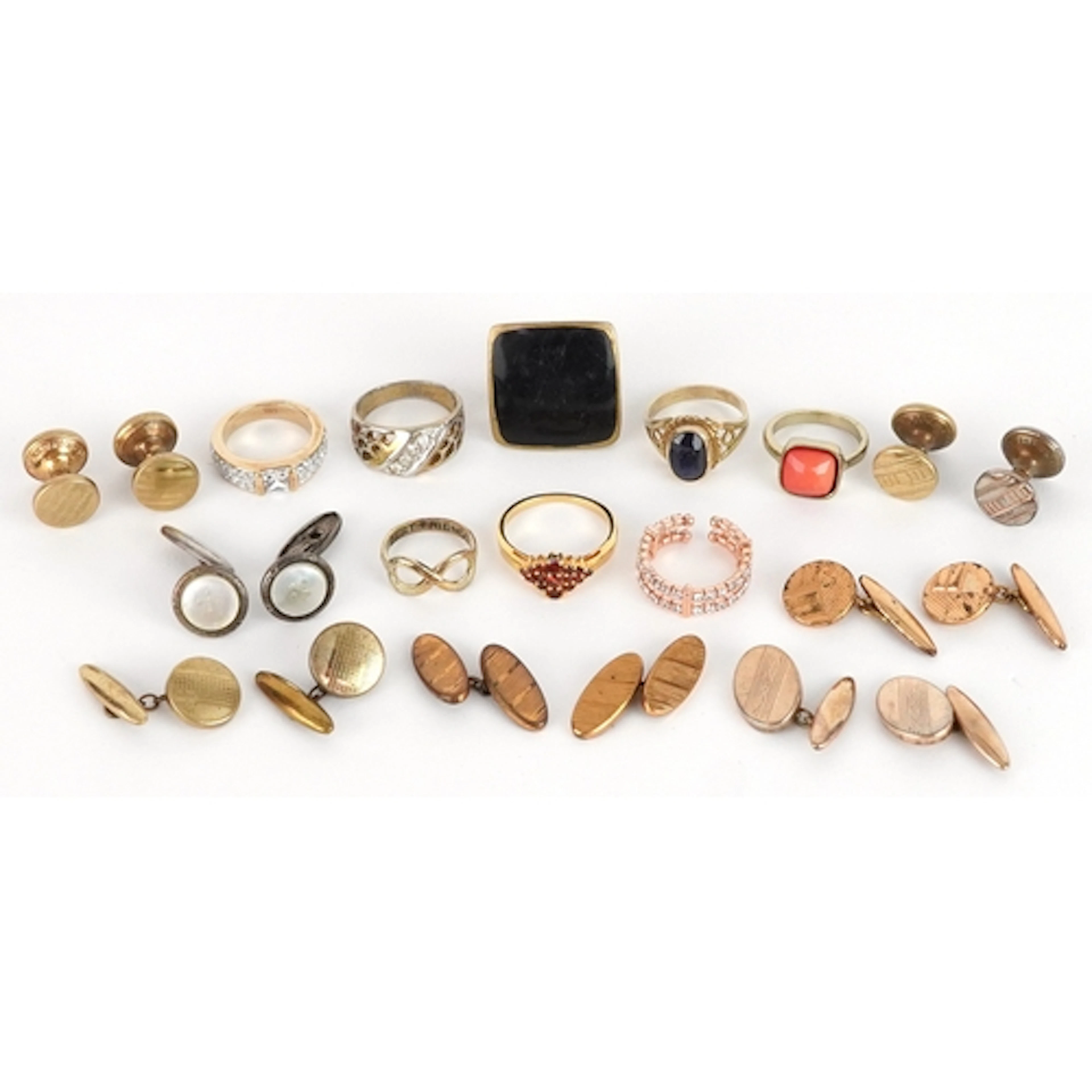 Collection of vintage and later yellow and white metal rings...