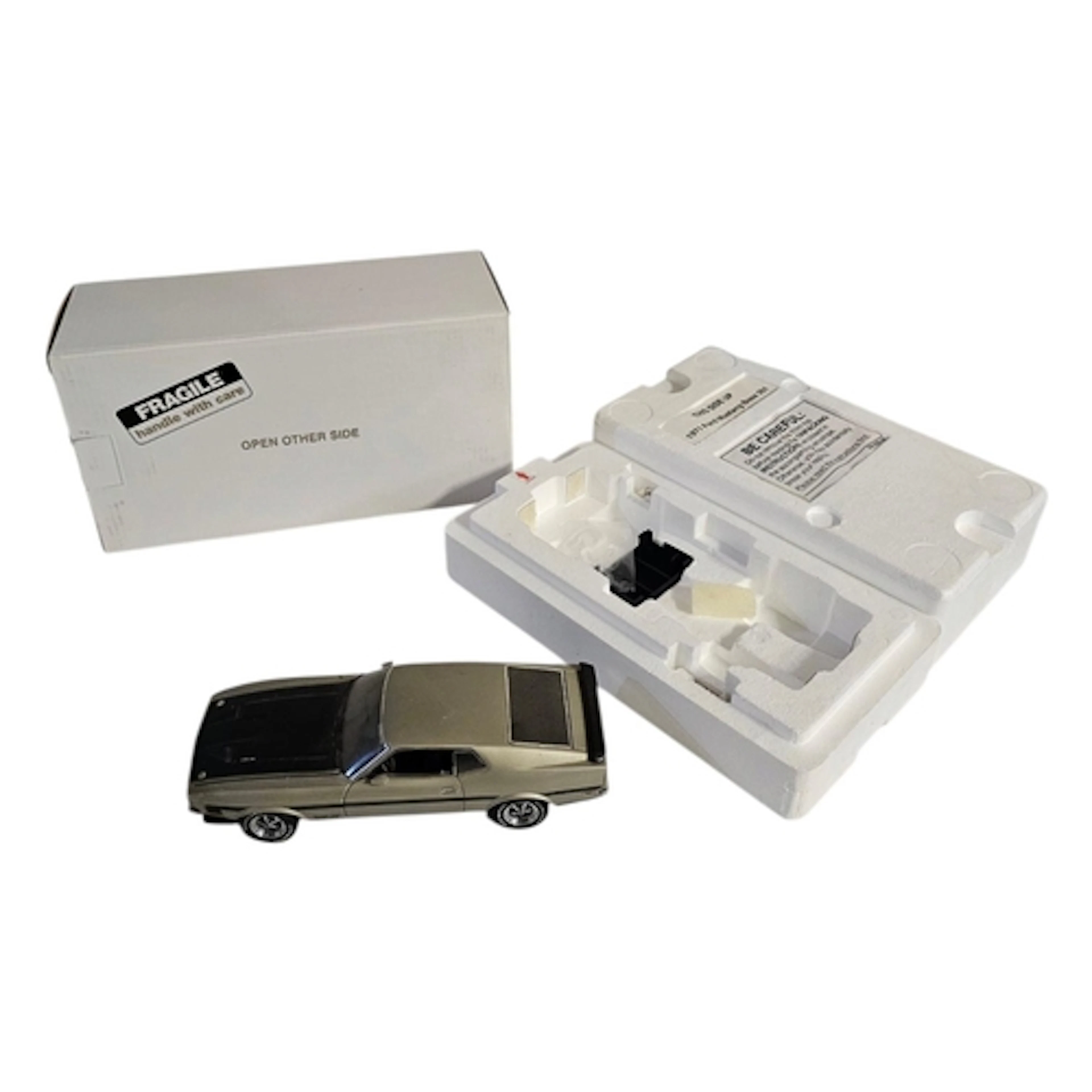DANBURY MINT, 1971, FORD MUSTANG BOSS 351 Finished in a ligh...