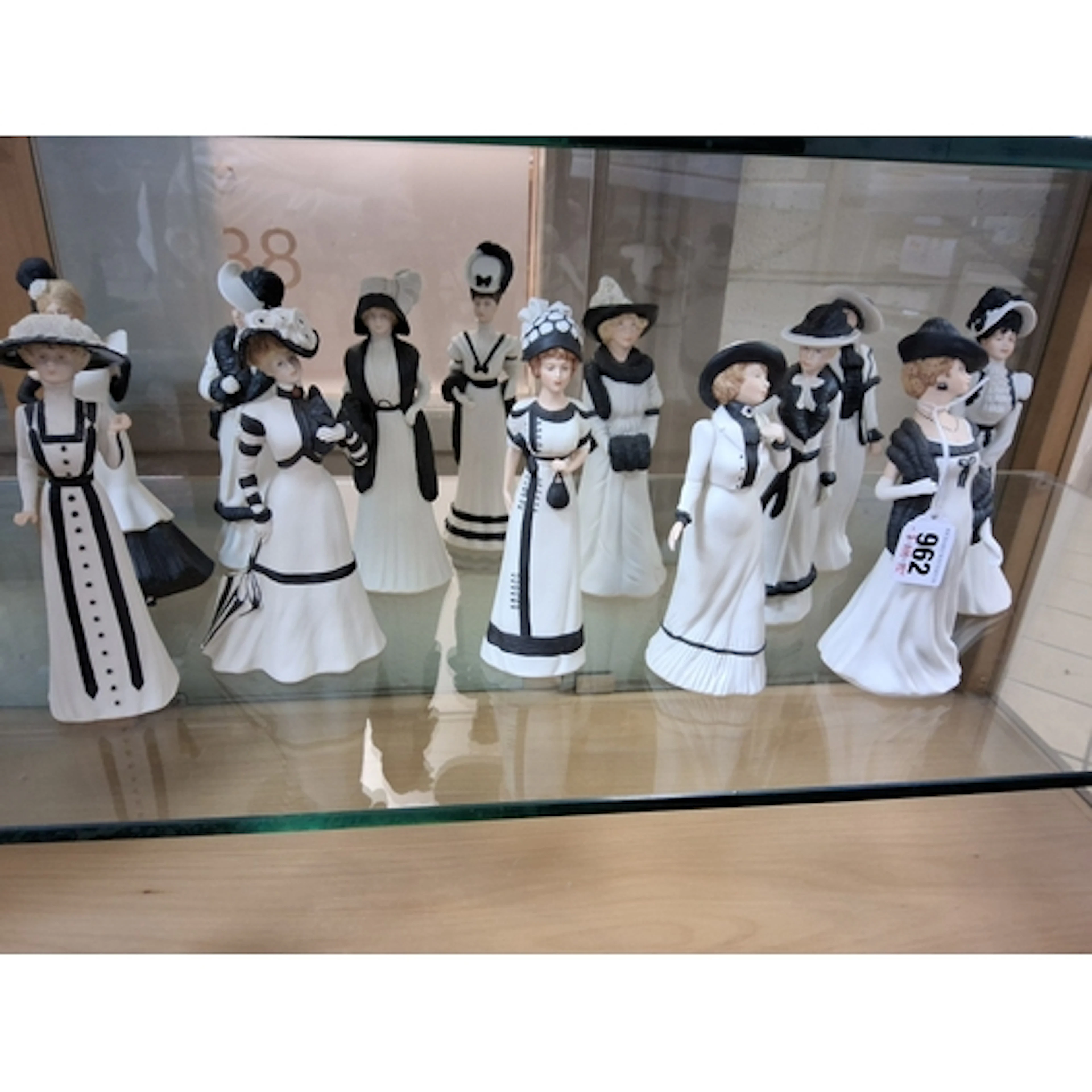 THIRTEEN WEDGWOOD FIGURES FROM THE HYDE PARK COLLECTION comp...