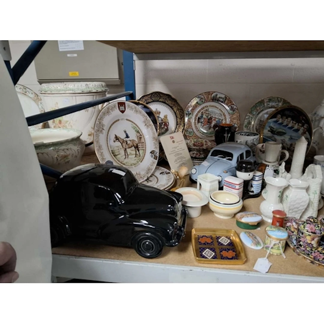 A GROUP OF MOSTLY VINTAGE DECORATIVE CERAMICS to include fiv...