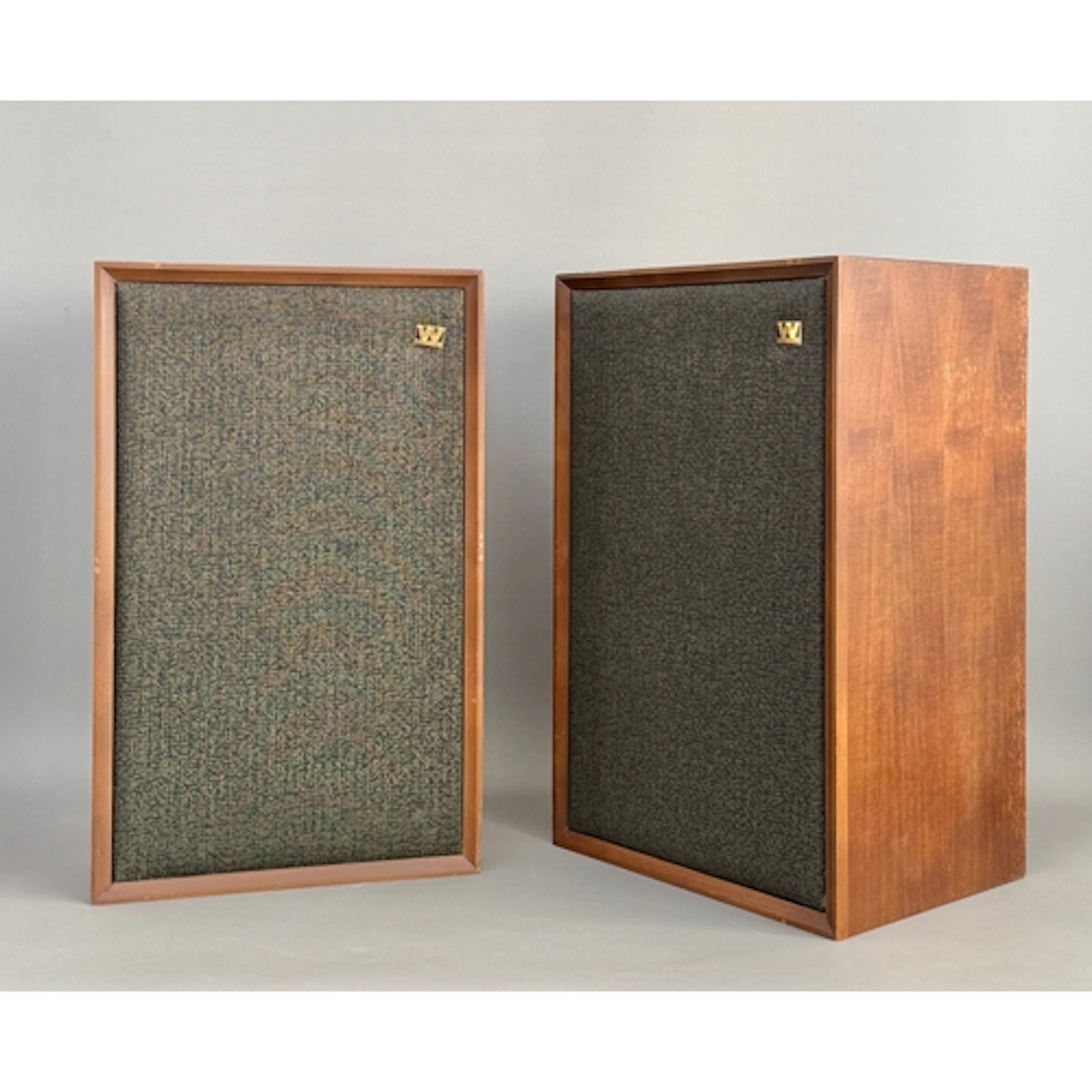 A pair of vintage 1970s Wharfdale Melton hi-fi stereo loudsp...
