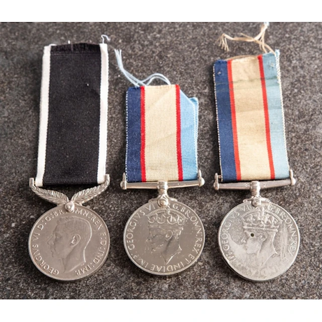 Two Australia Service Medals 'TX8195 WLJ DONALDSON' Other ed...