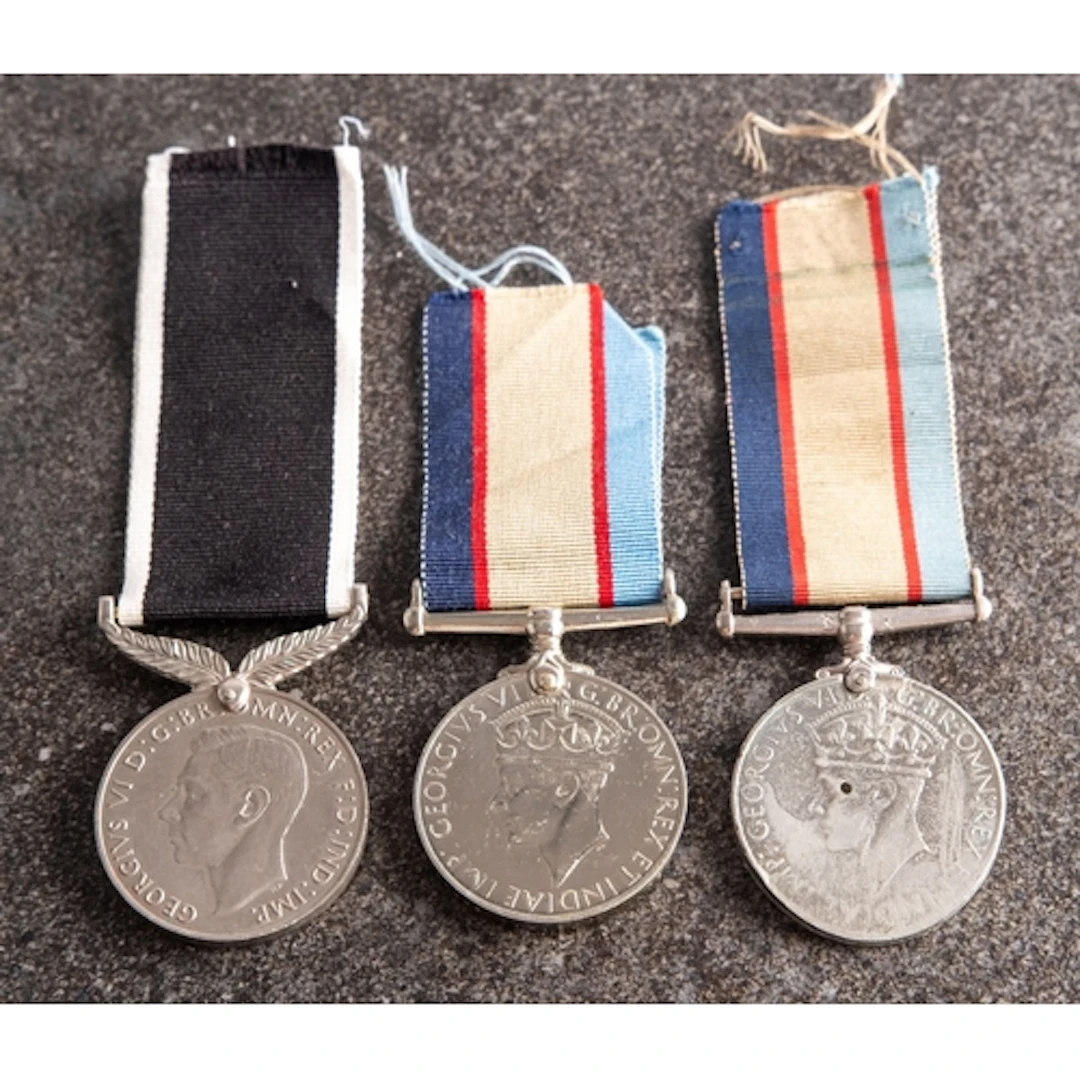 Two Australia Service Medals 'TX8195 WLJ DONALDSON' Other ed...