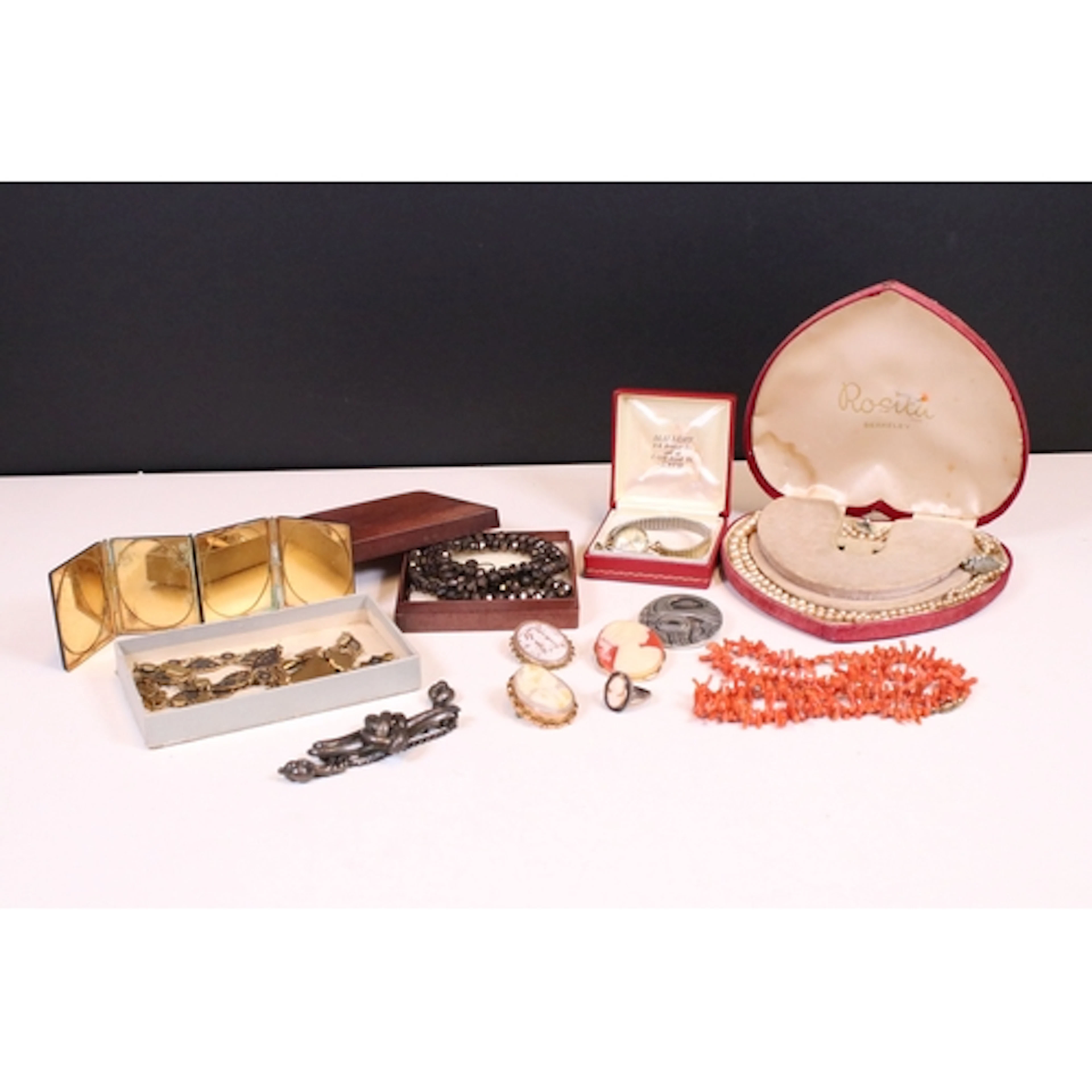 Collection of costume jewellery to include a Frederick pewte...