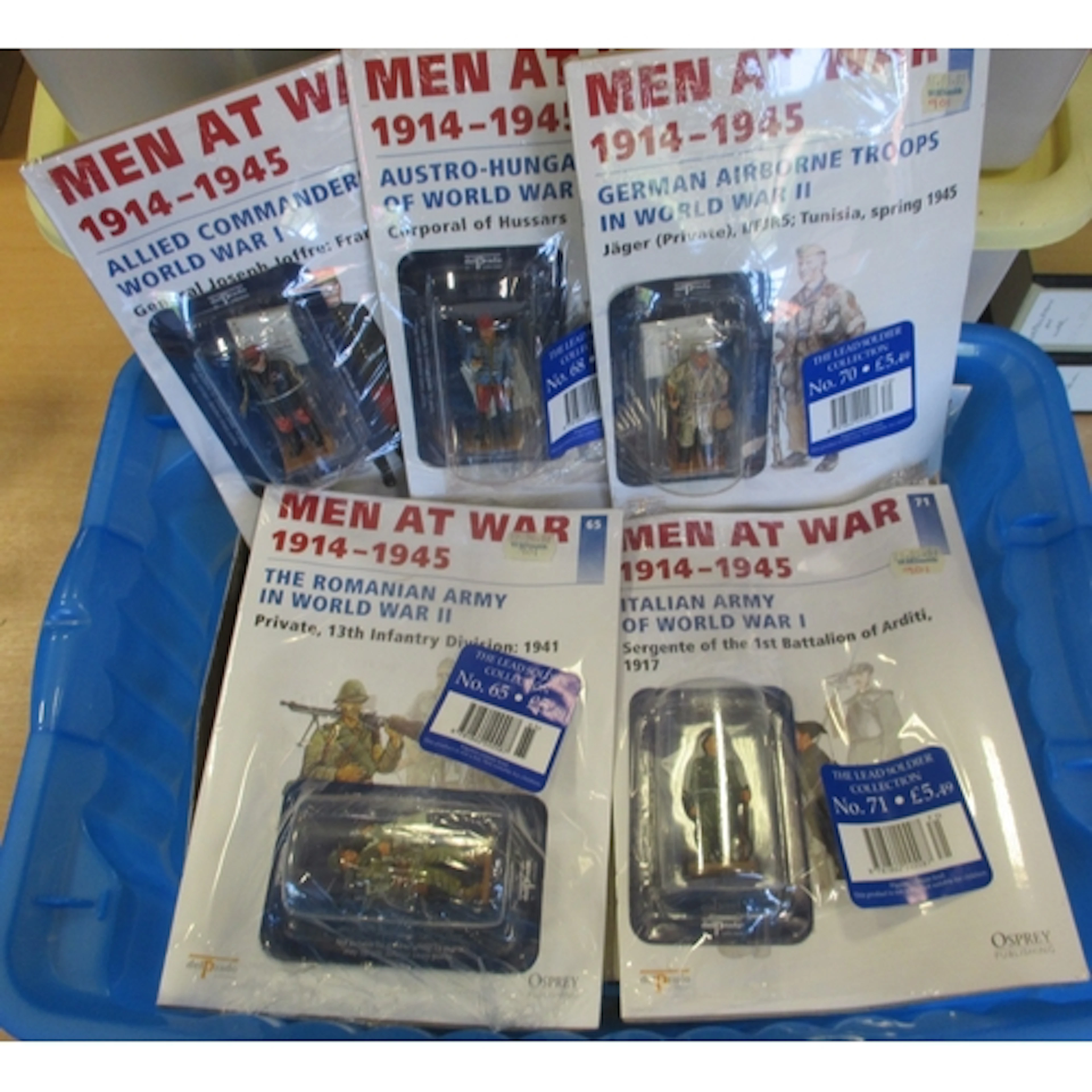 Del Prado. Men at War series of soldiers and magazines seale...