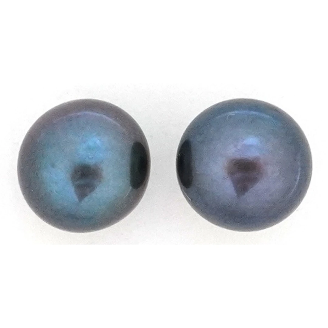 Pair of 9ct gold black cultured pearl stud earrings, 8.2mm i...