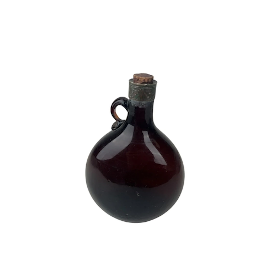 AN ANTIQUE AMBER GLASS FLAGON WITH METAL MOUNT 19cm H ...