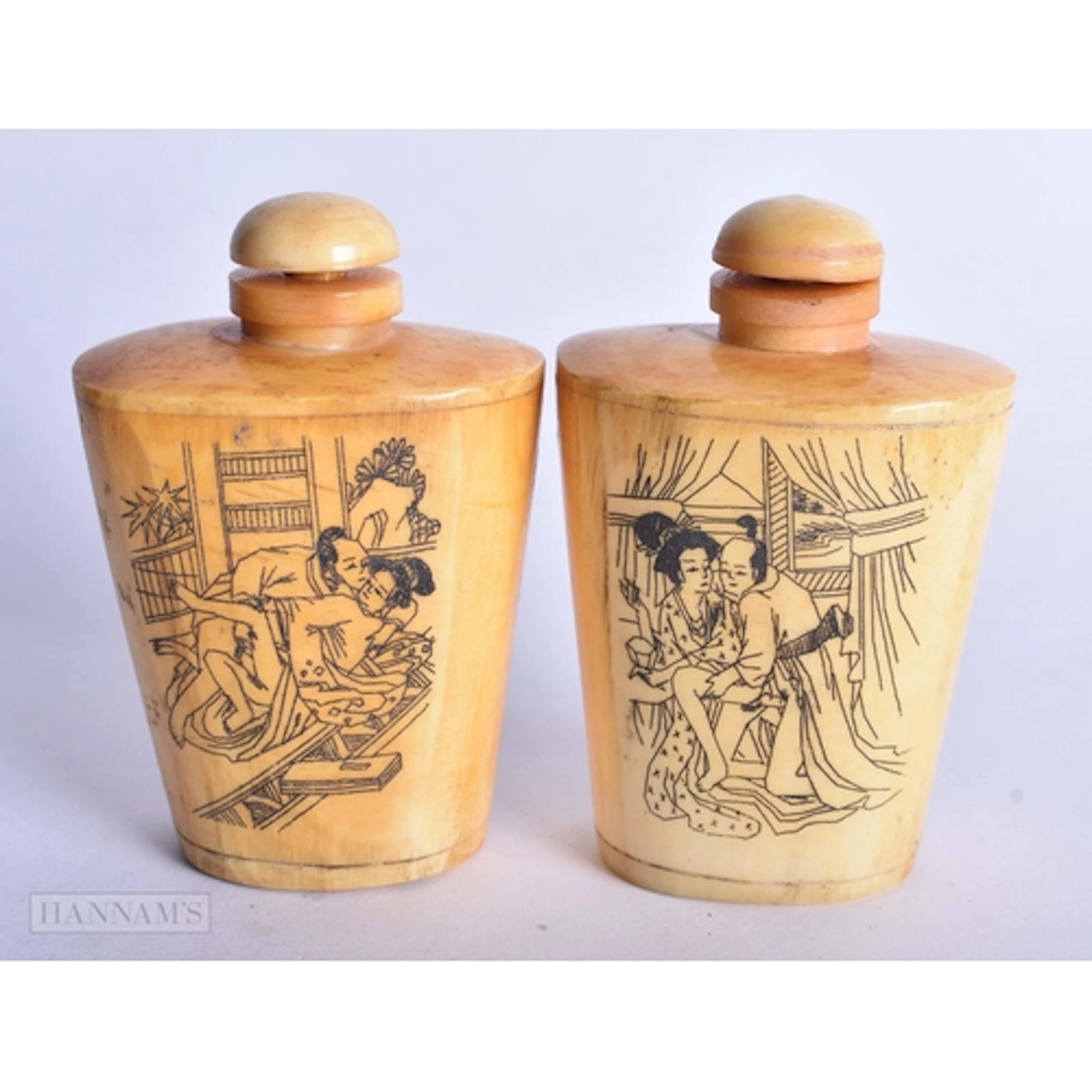 A PAIR OF BONE SNUFF BOTTLES. 7.6 X 5 X 3.5 CM (2)