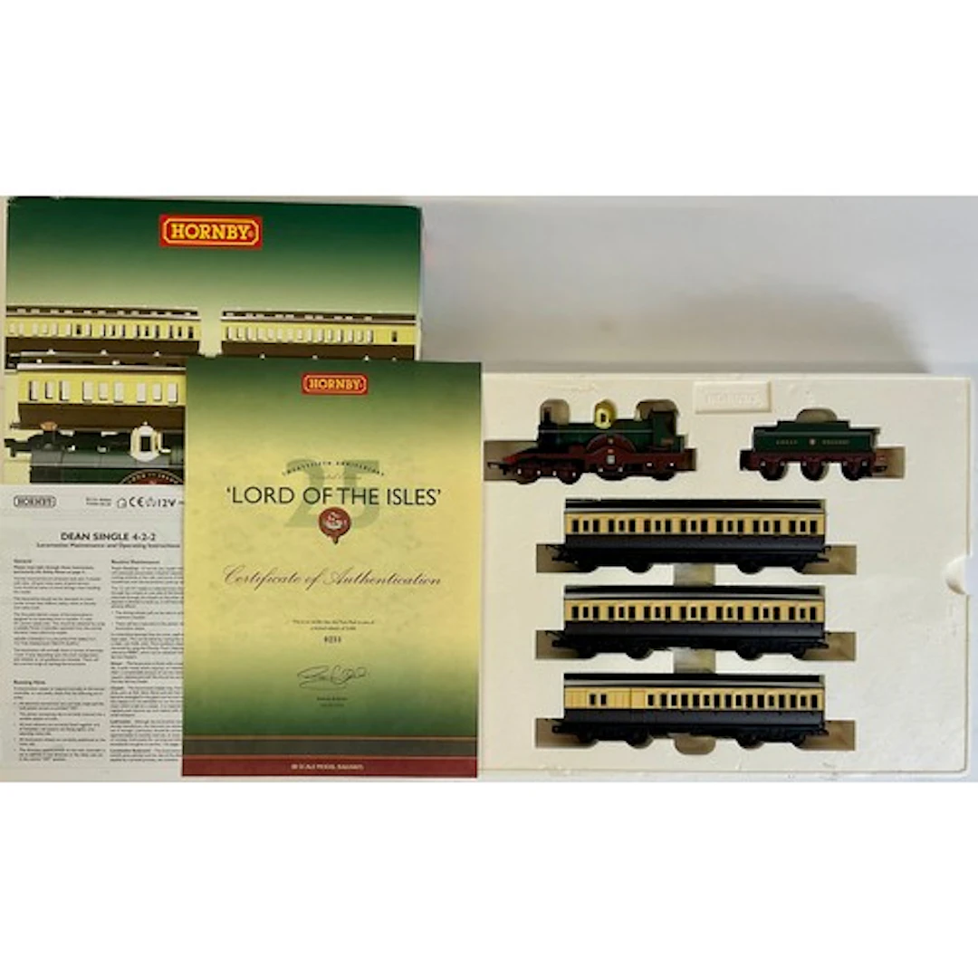 Hornby Model Railways - A R2560 'Lord of the Isles' Train Pa...
