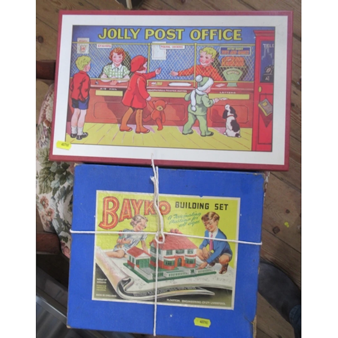 Bayko 1 Building set, boxed, together with The Jolly Post Of...
