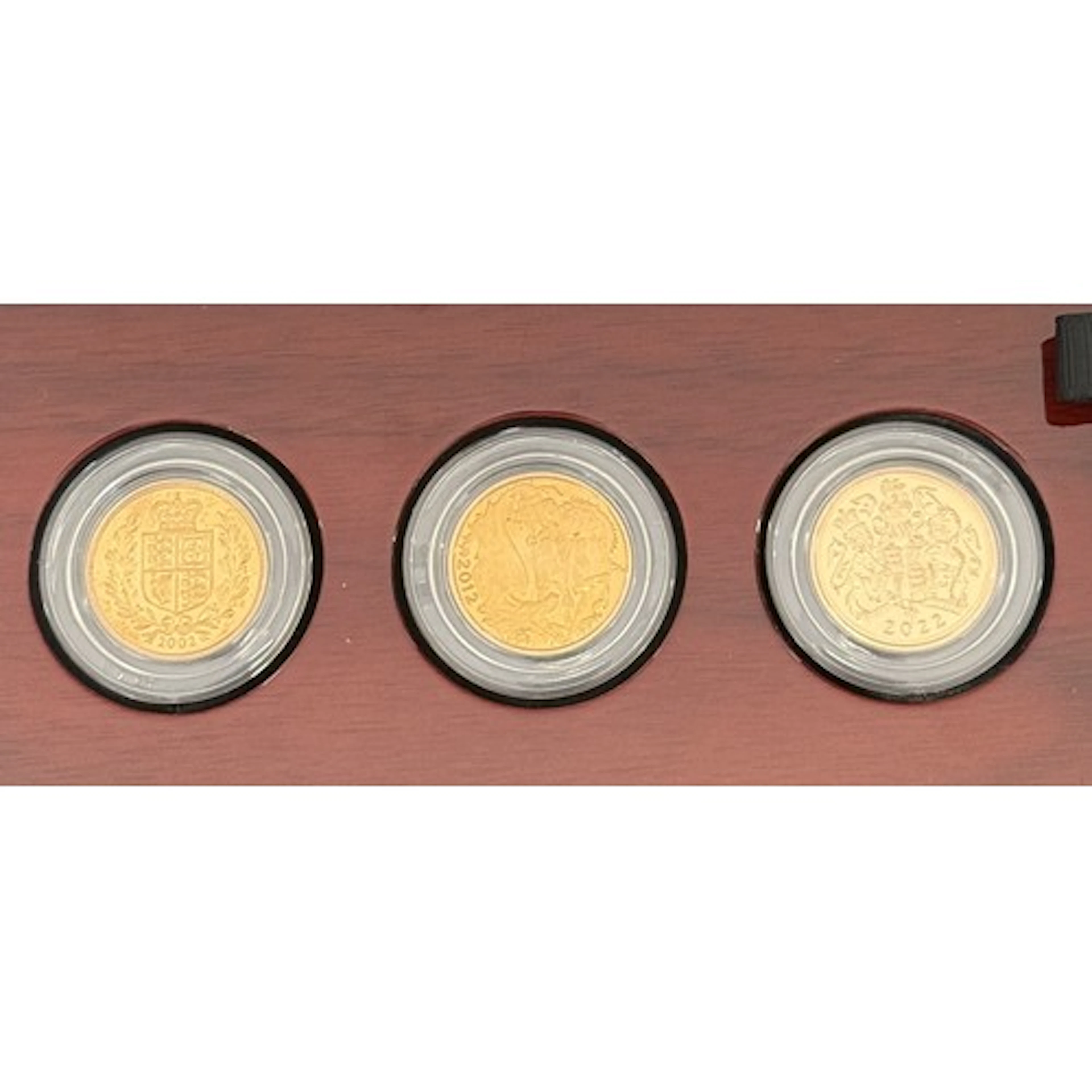 UK Queen Elizabeth II Royal Mint Queen’s Jubilee Sovereign s...