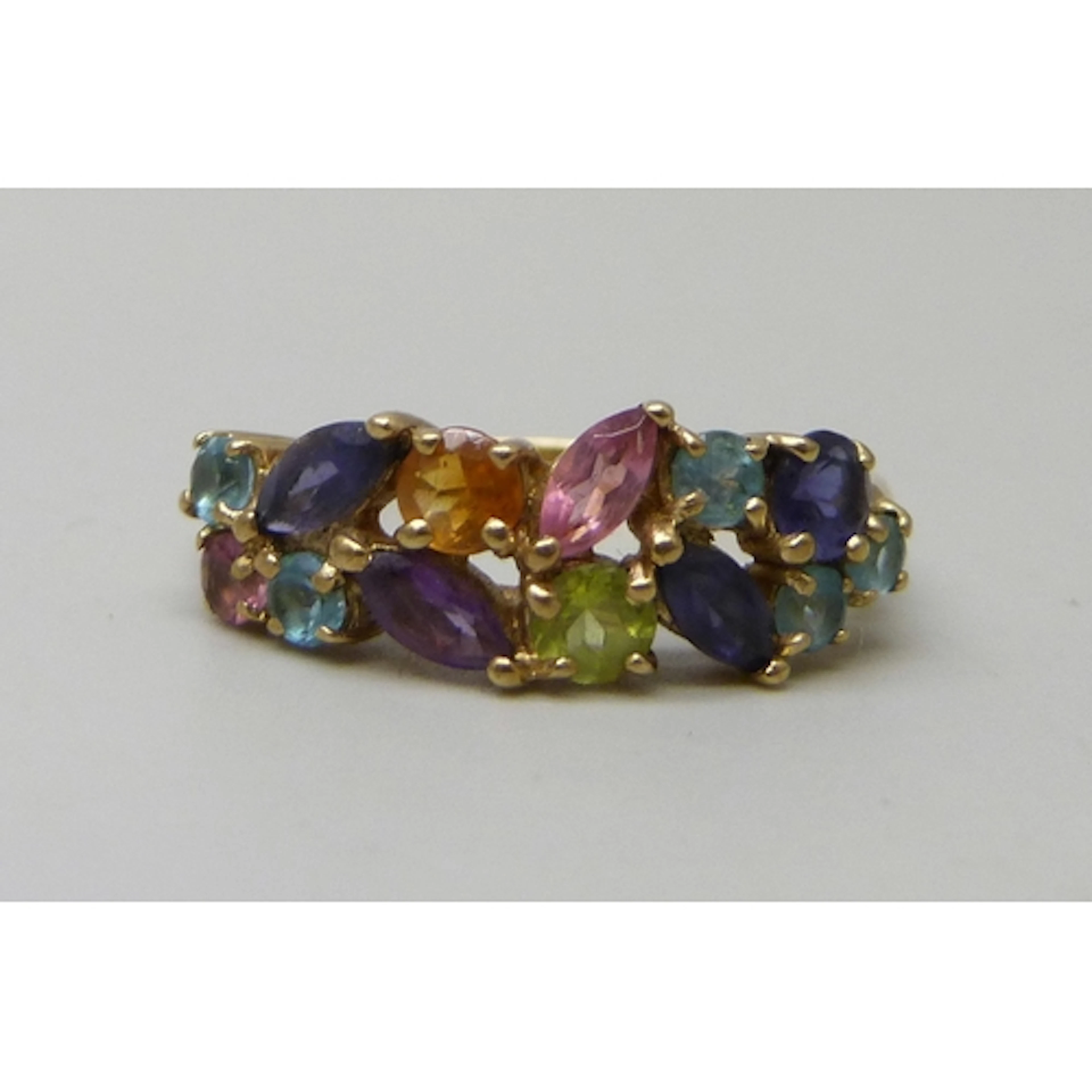 A 9ct gold multi-gemstone cluster ring, 2.8g, O