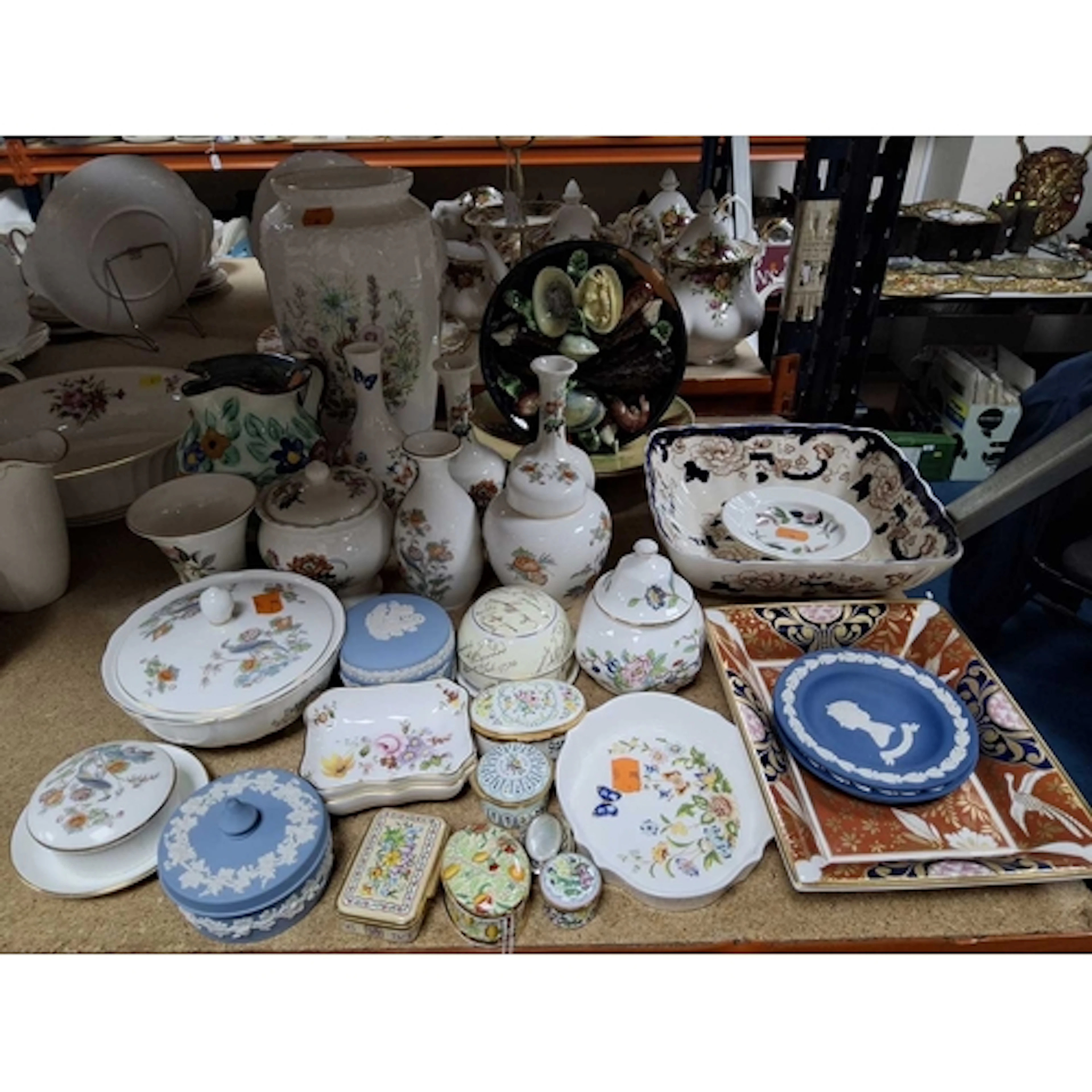 A GROUP OF DECORATIVE HOUSEHOLD CERAMICS to include five pie...
