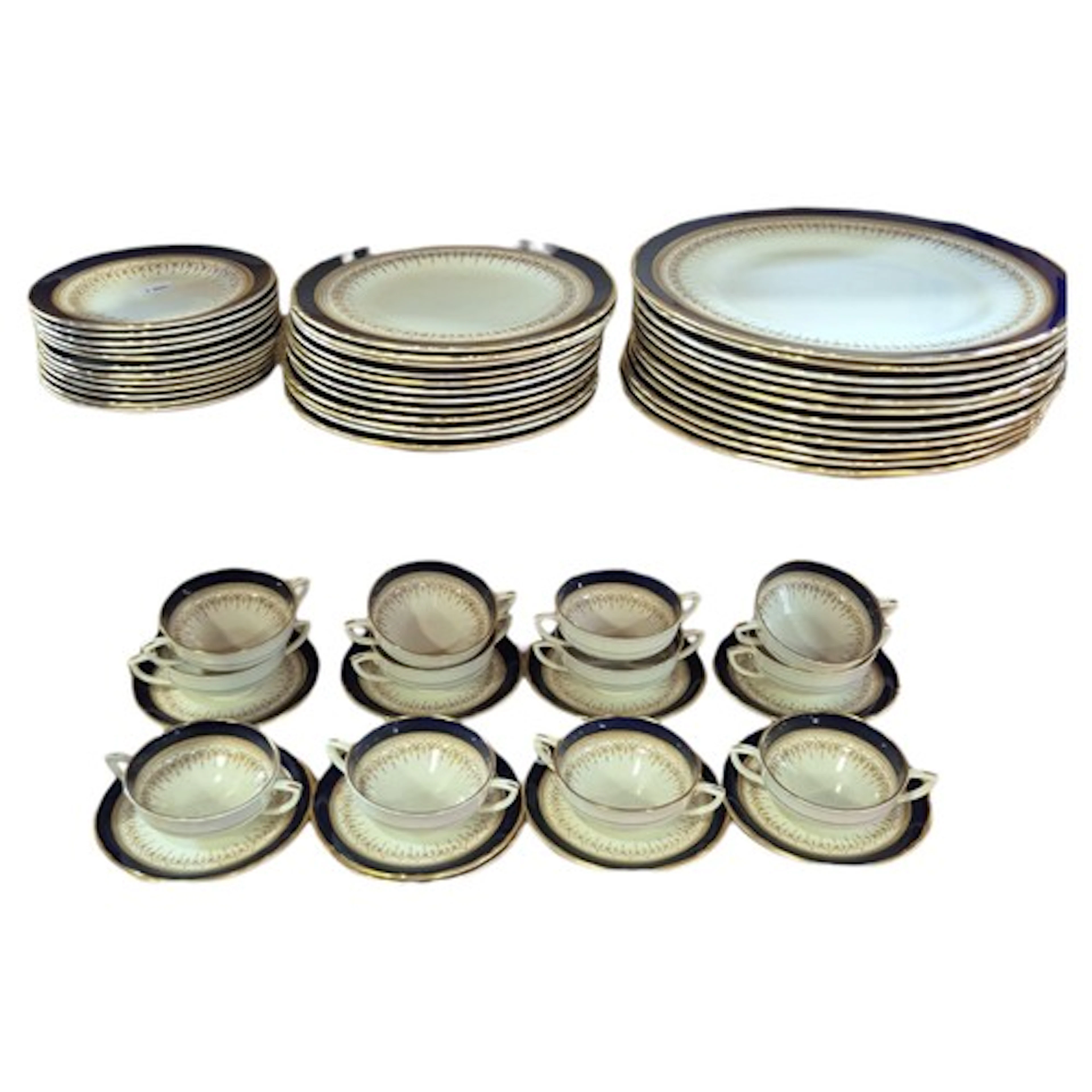 Royal Worcester dinner service Regency pattern. Thirty-six p...