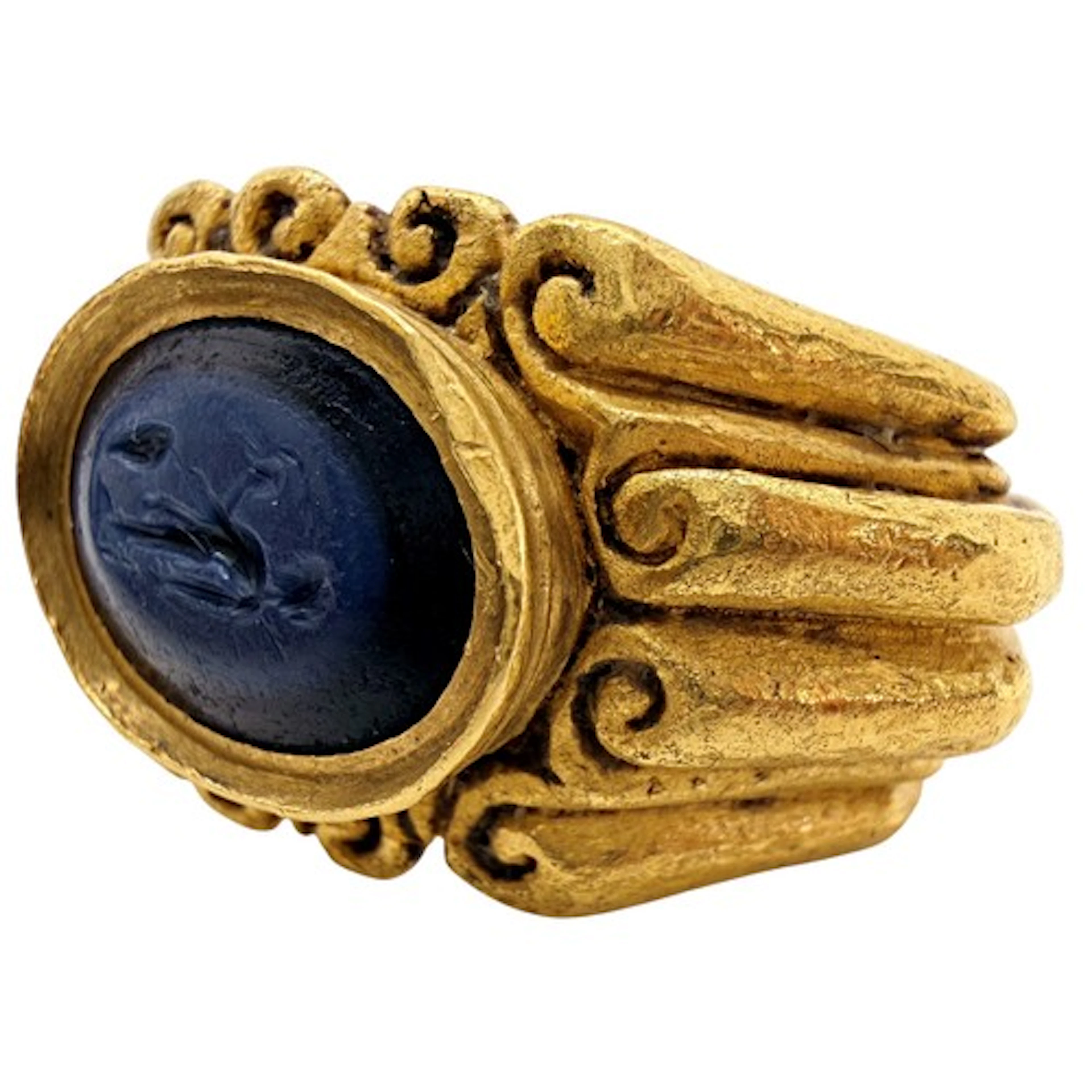 A substantial and finely worked Roman gold ring, the broad s...