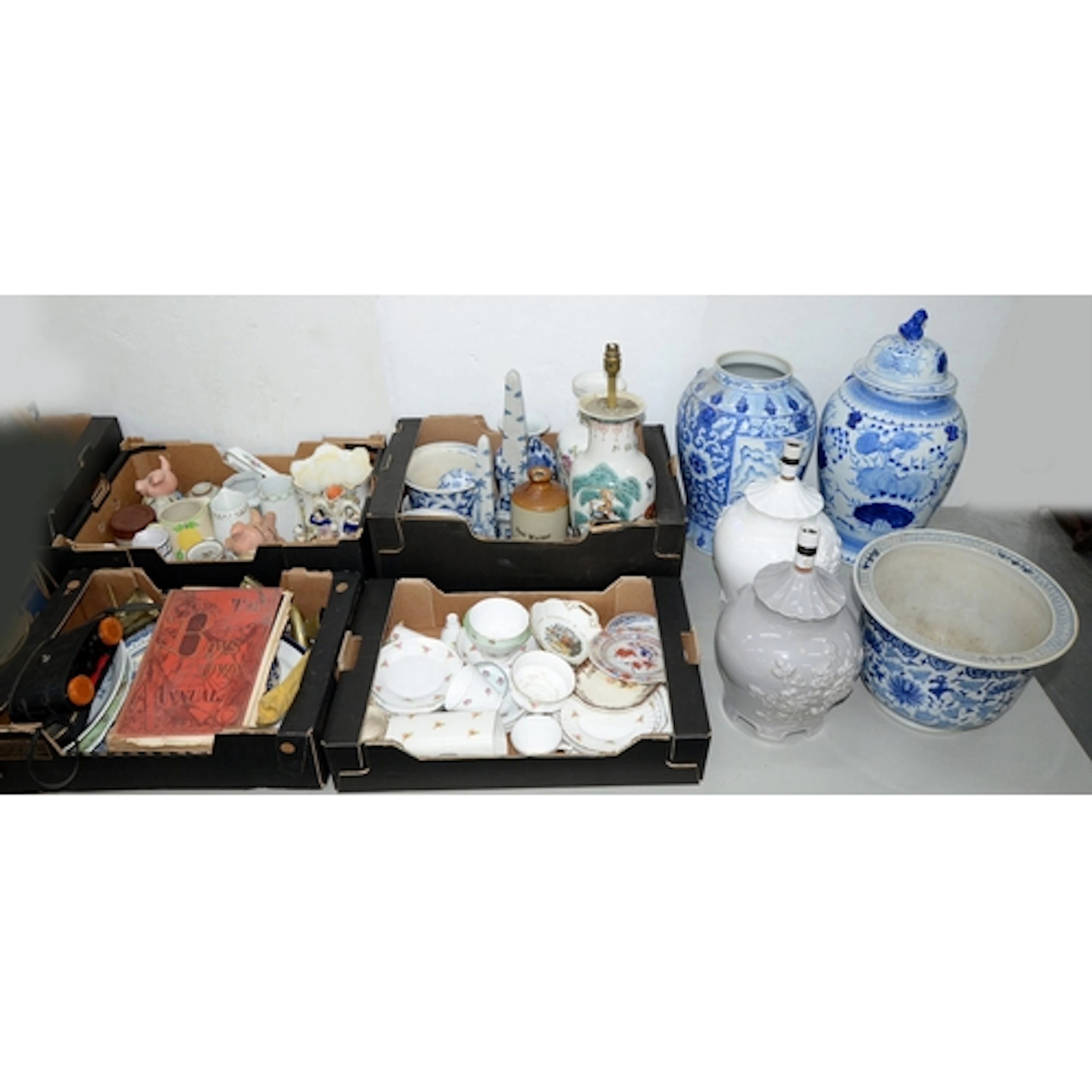 Miscellaneous ceramics, including Chinese items, blue and wh...