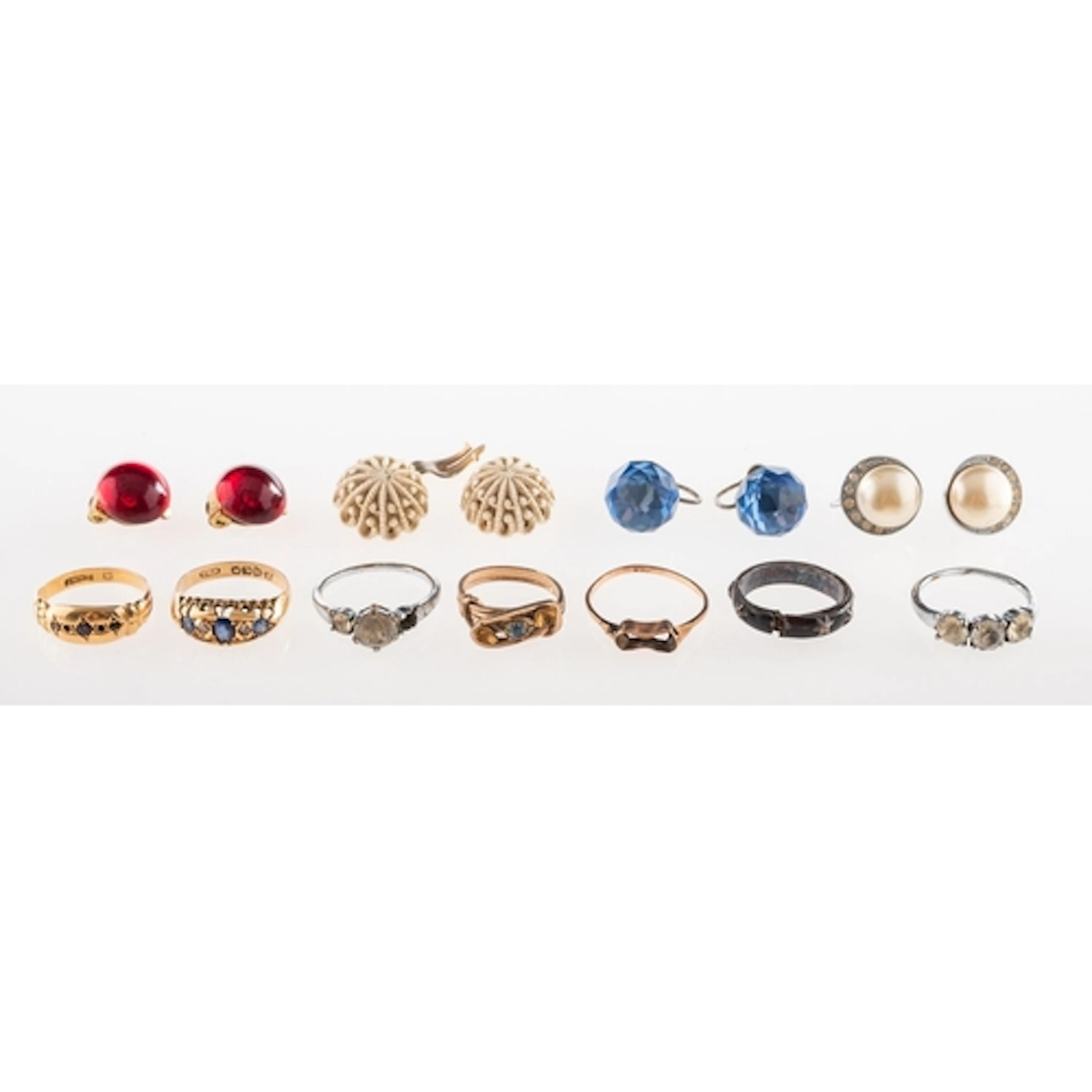 A mixed group of jewellery, including a ring with missing st...