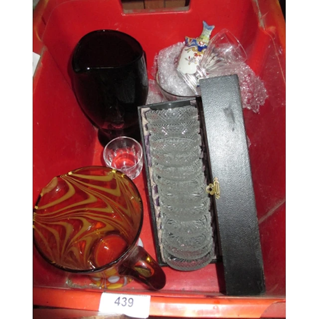 Box containing a quantity of various 20th Century art and ot...