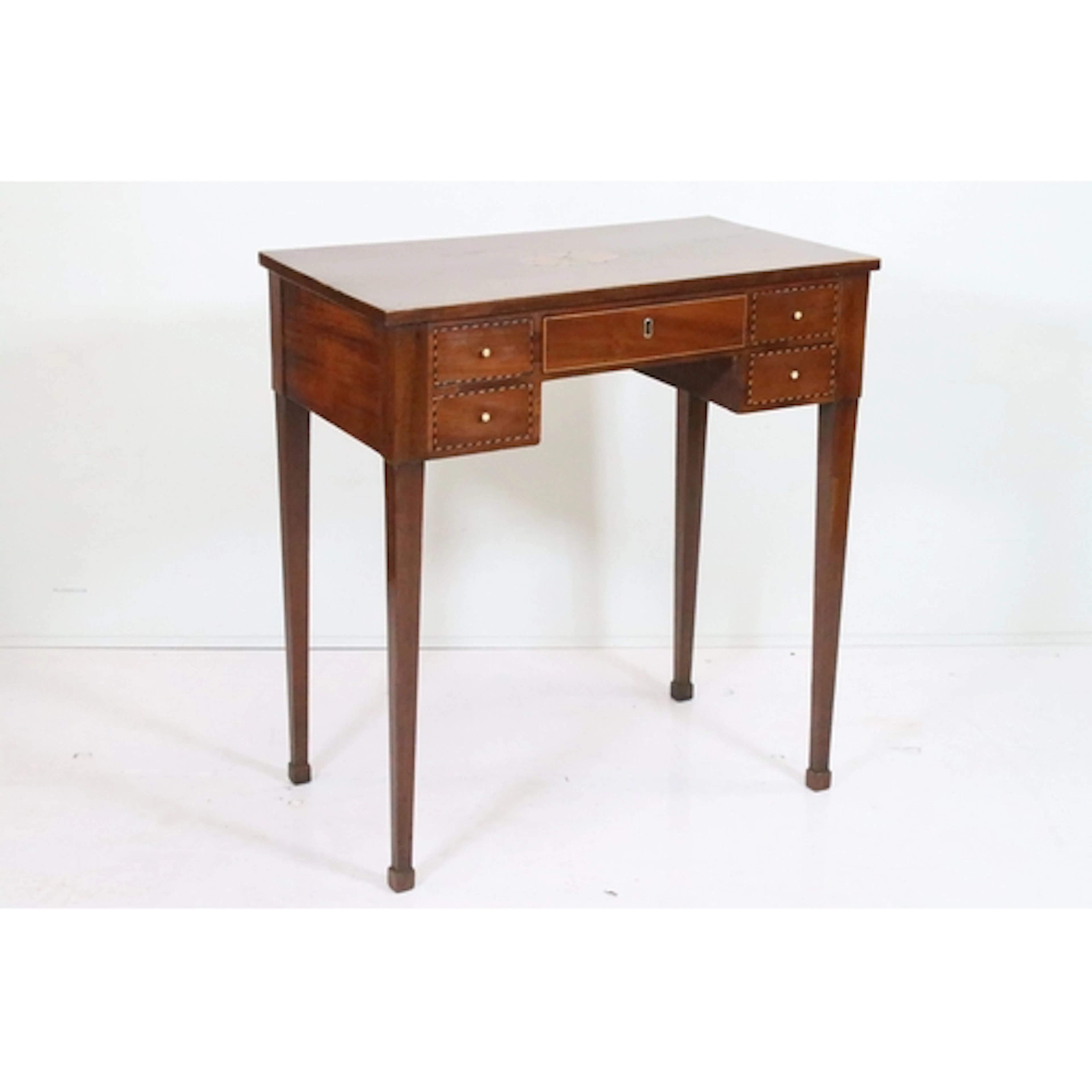 Early 20th century mahogany side table, having central inlai...