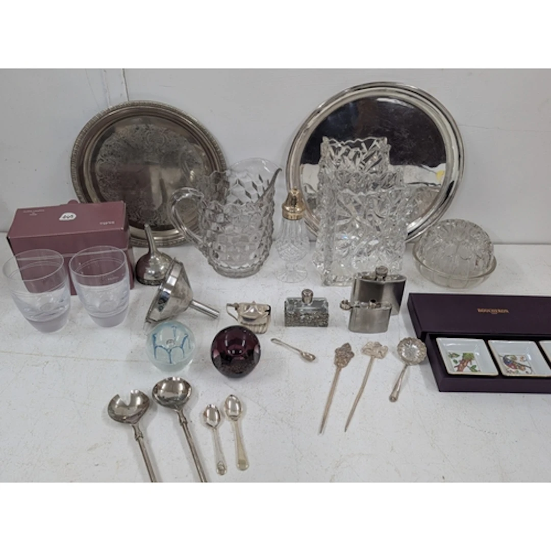 A mixed group to include silver-plated items, two Caithness ...