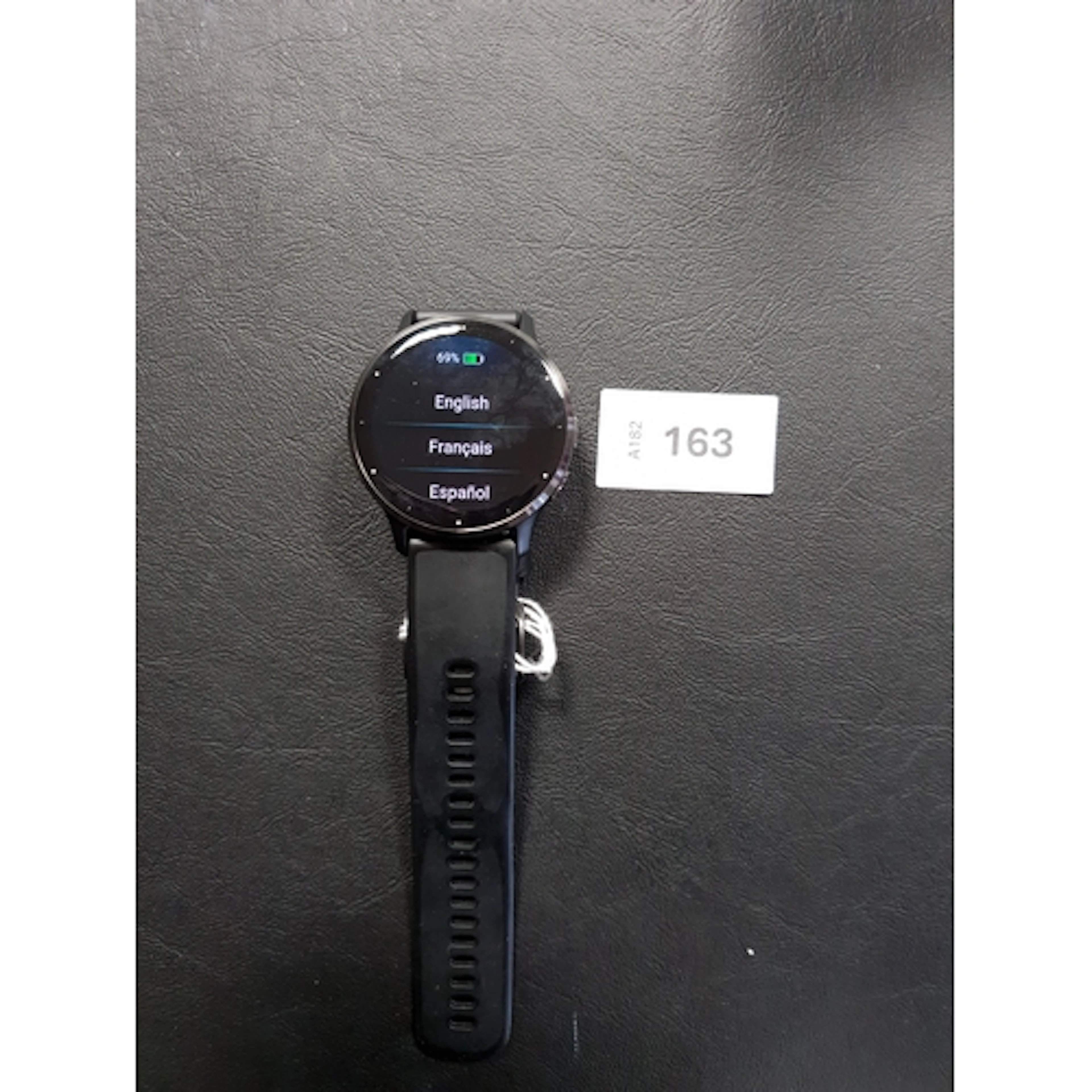 GARMIN VENU 3 WATCH Wiped. scratches to screen Note: It is t...