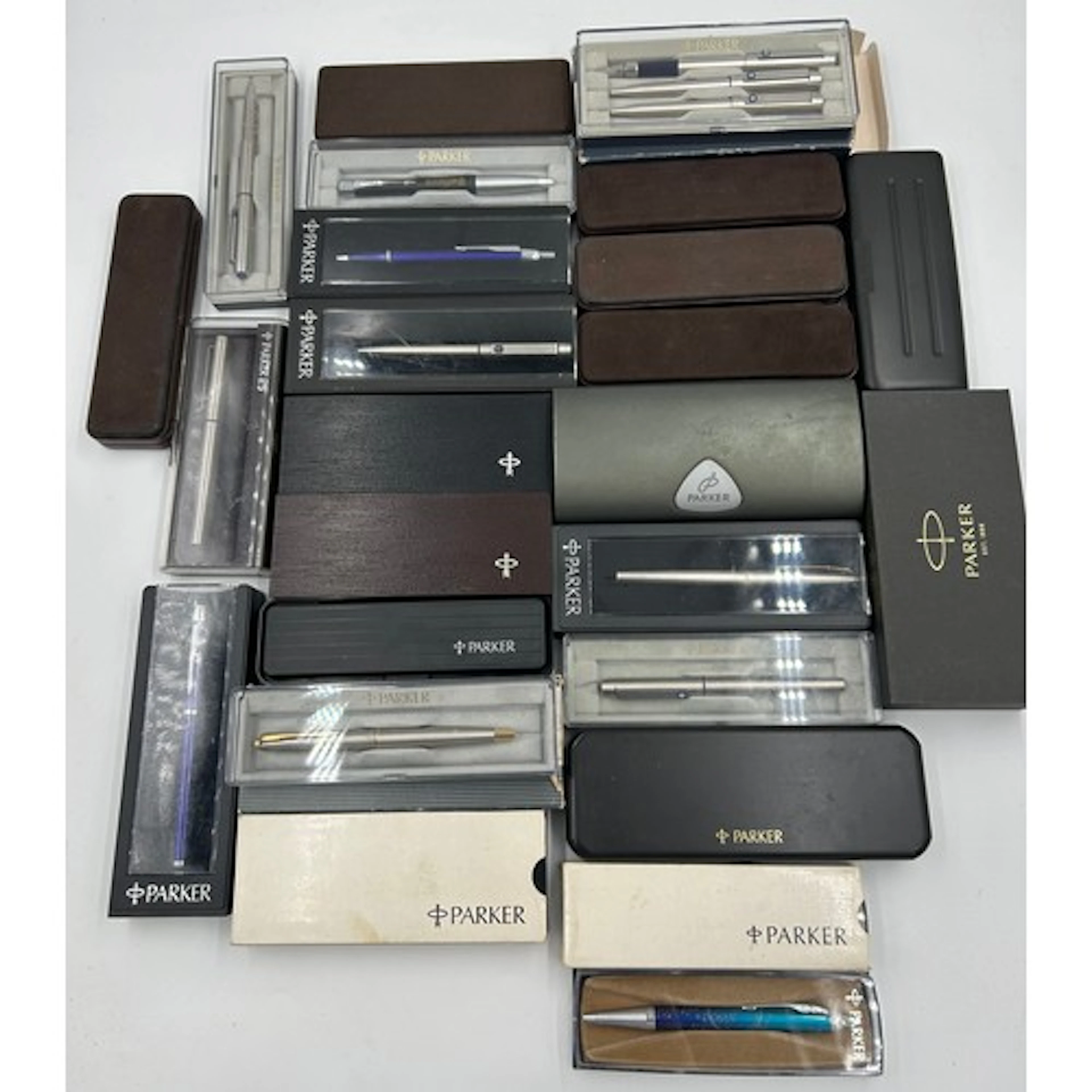 A collection of Parker pens to include IM Last Frontier Subm...