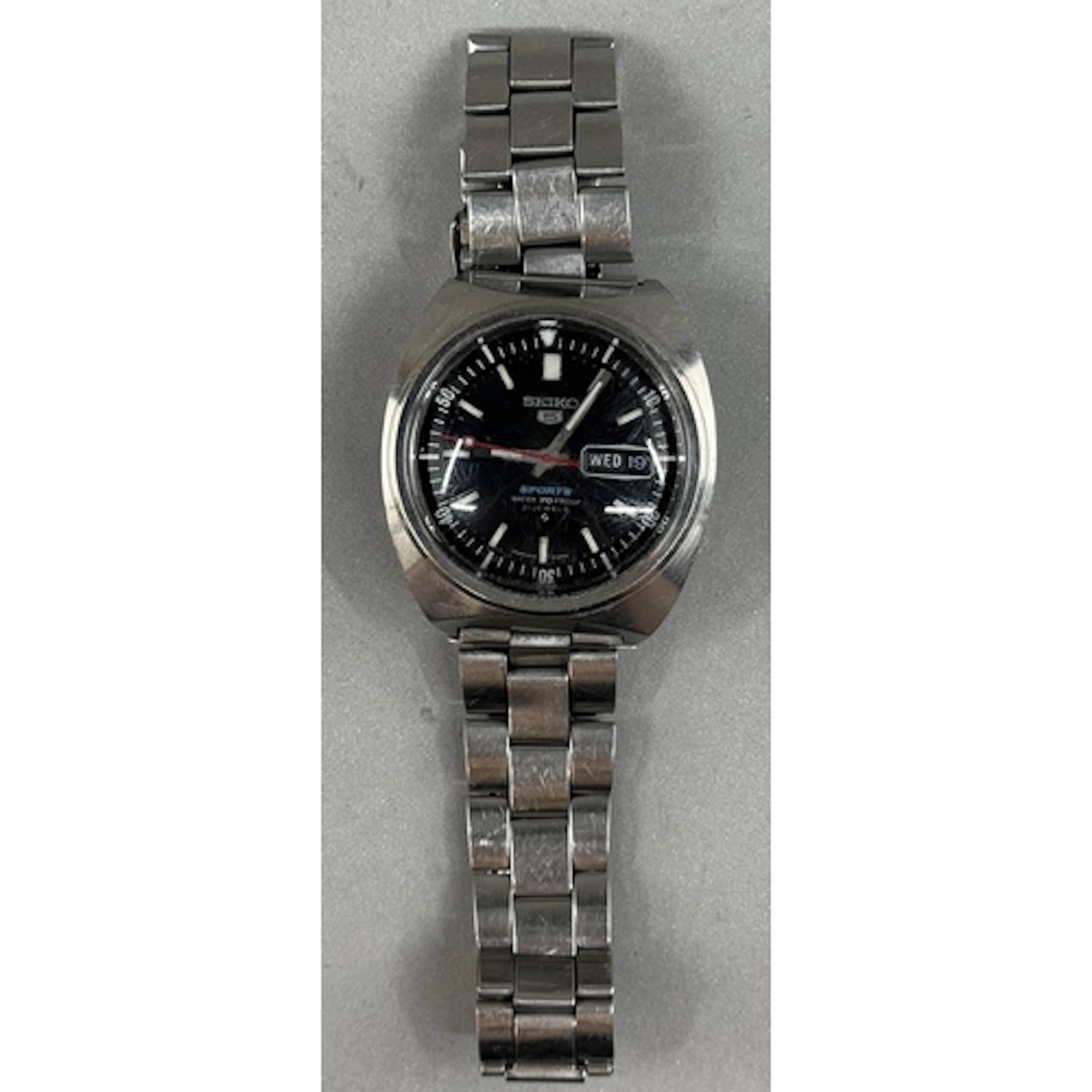 Watches: a gentleman's Seiko 5 Sports 70 wristwatch, 6119 se...