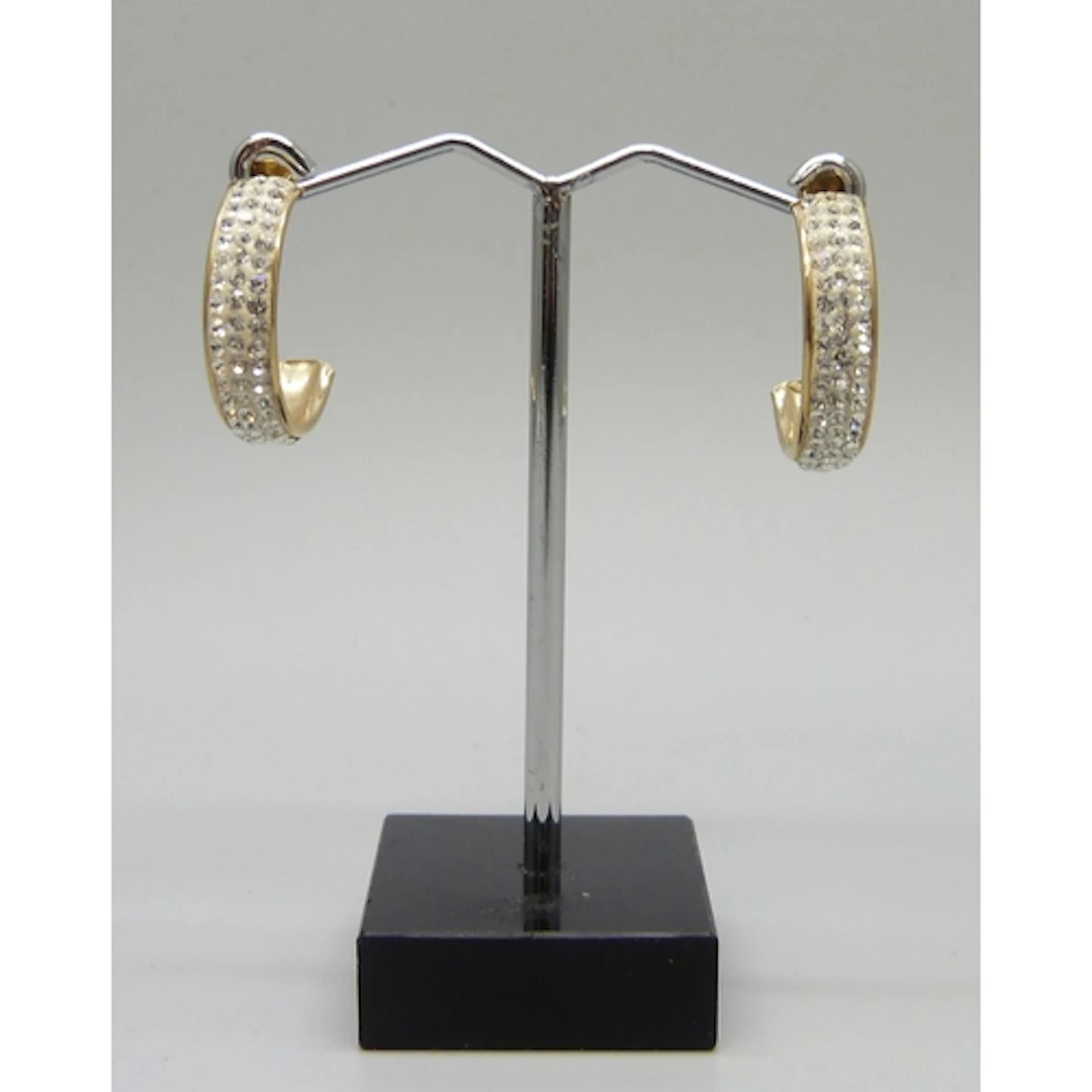 A pair of 9ct gold hoop earrings, the butterflies yellow met...