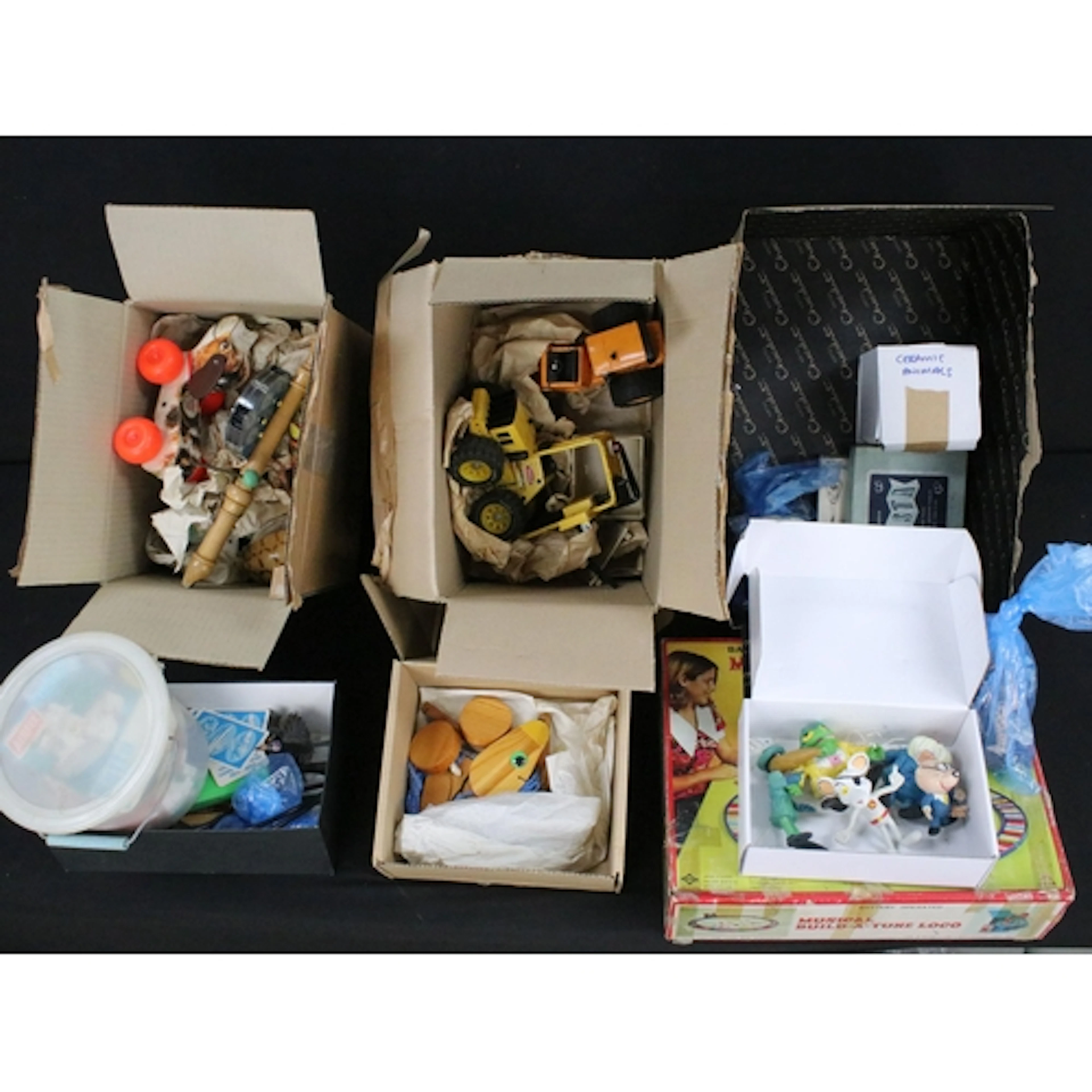 Collection of mixed toys and games to include boxed battery ...