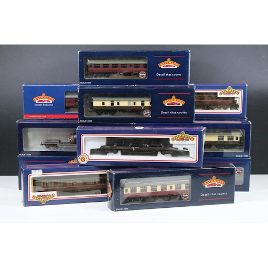 15 Boxed Bachmann OO gauge items of rolling stock to include...