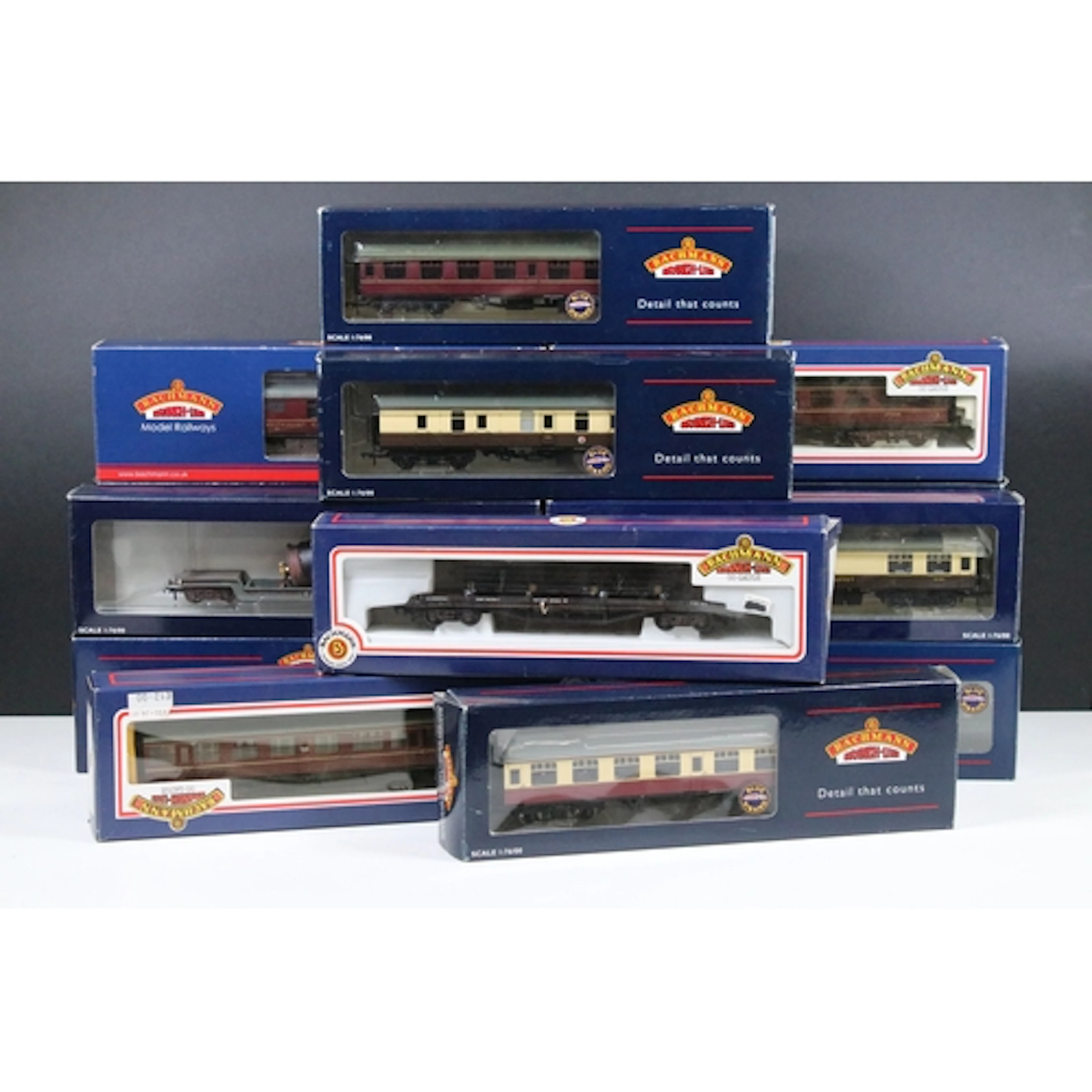 15 Boxed Bachmann OO gauge items of rolling stock to include...