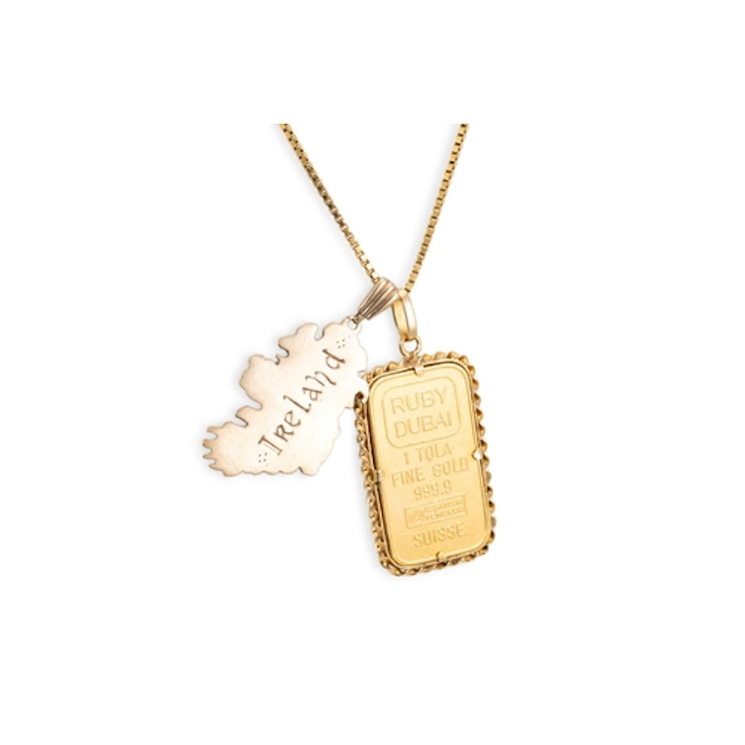 A COLLECTION OF GOLD JEWELLERY ITEMS, to include an Itola .9...