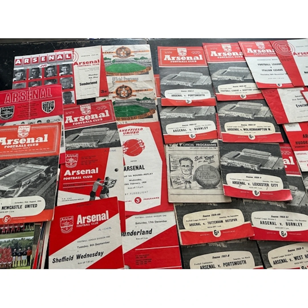 Arsenal Football Programmes: Includes youth cup and league m...