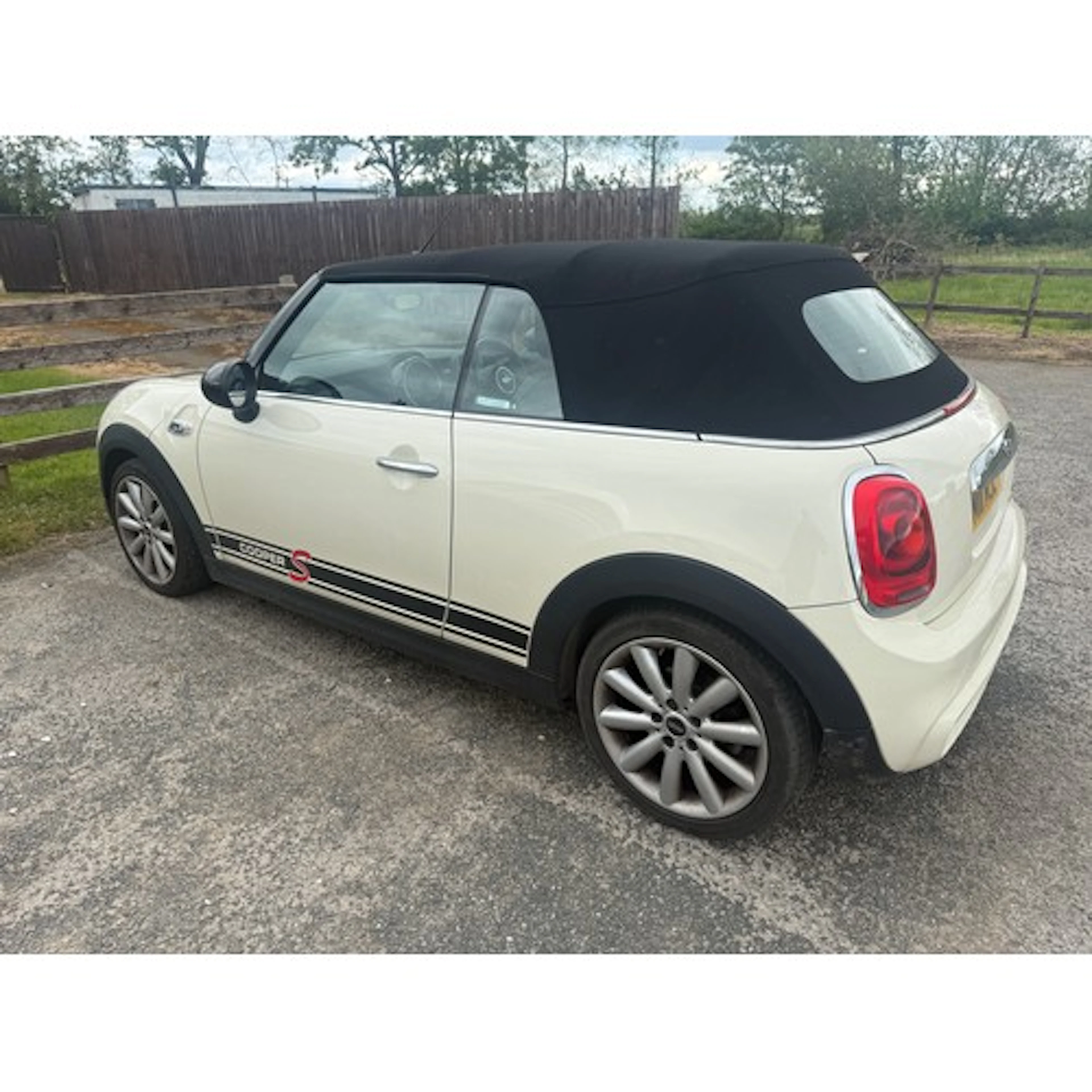 MINI Cooper S Convertible (Chili Pack) 2.0, 2016 (66). Petro...