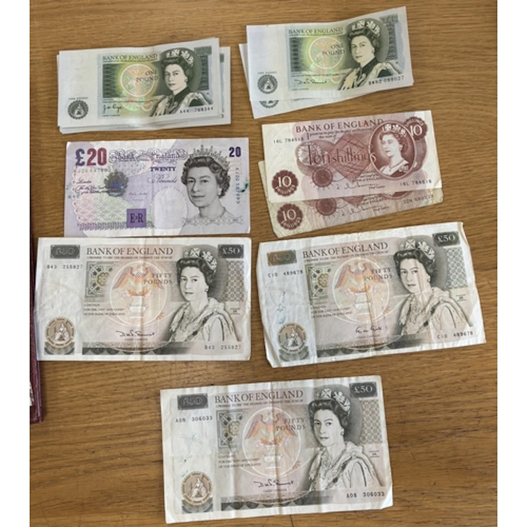 Collection of notes loose and in album, generally very fine ...