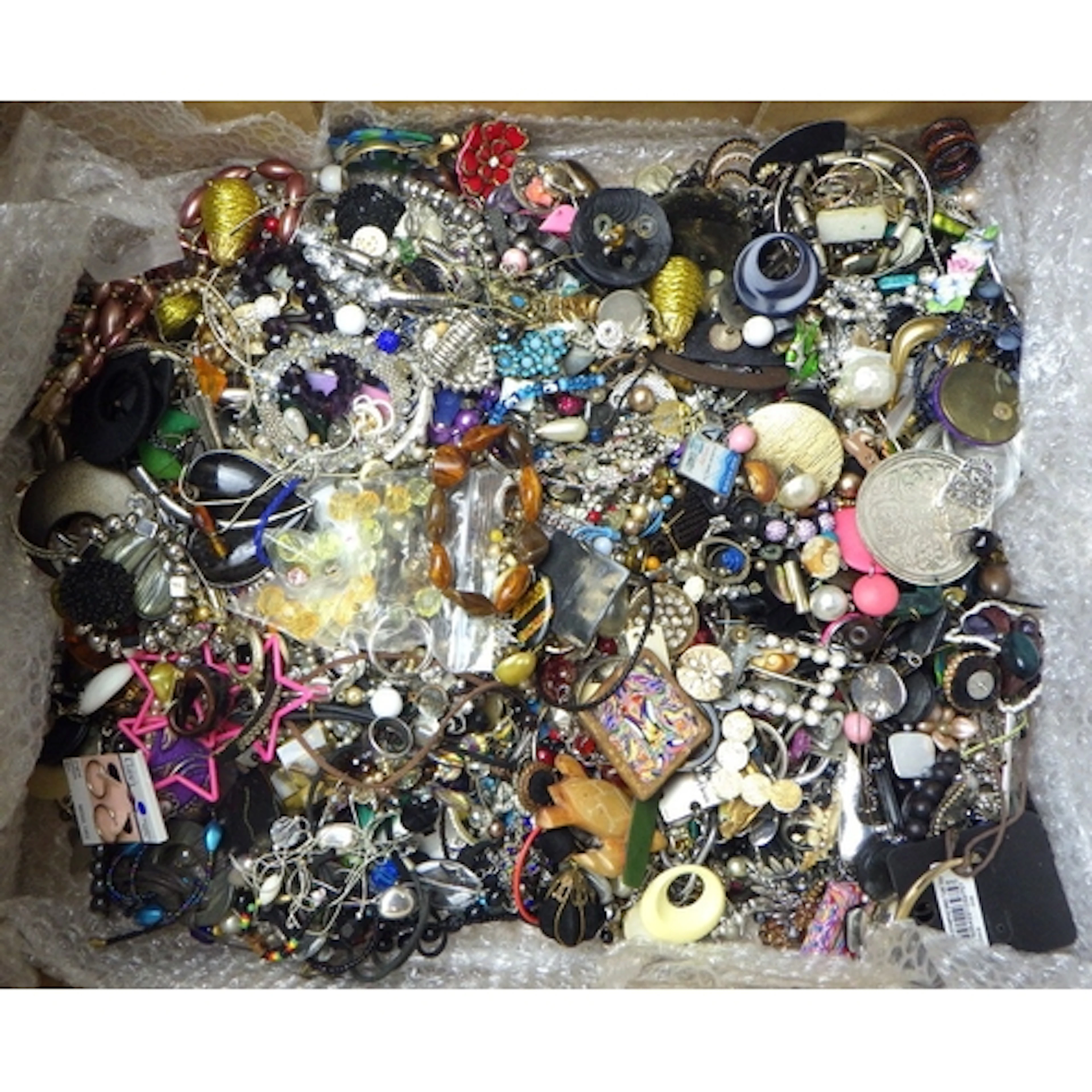 A qty of costume jewellery AF