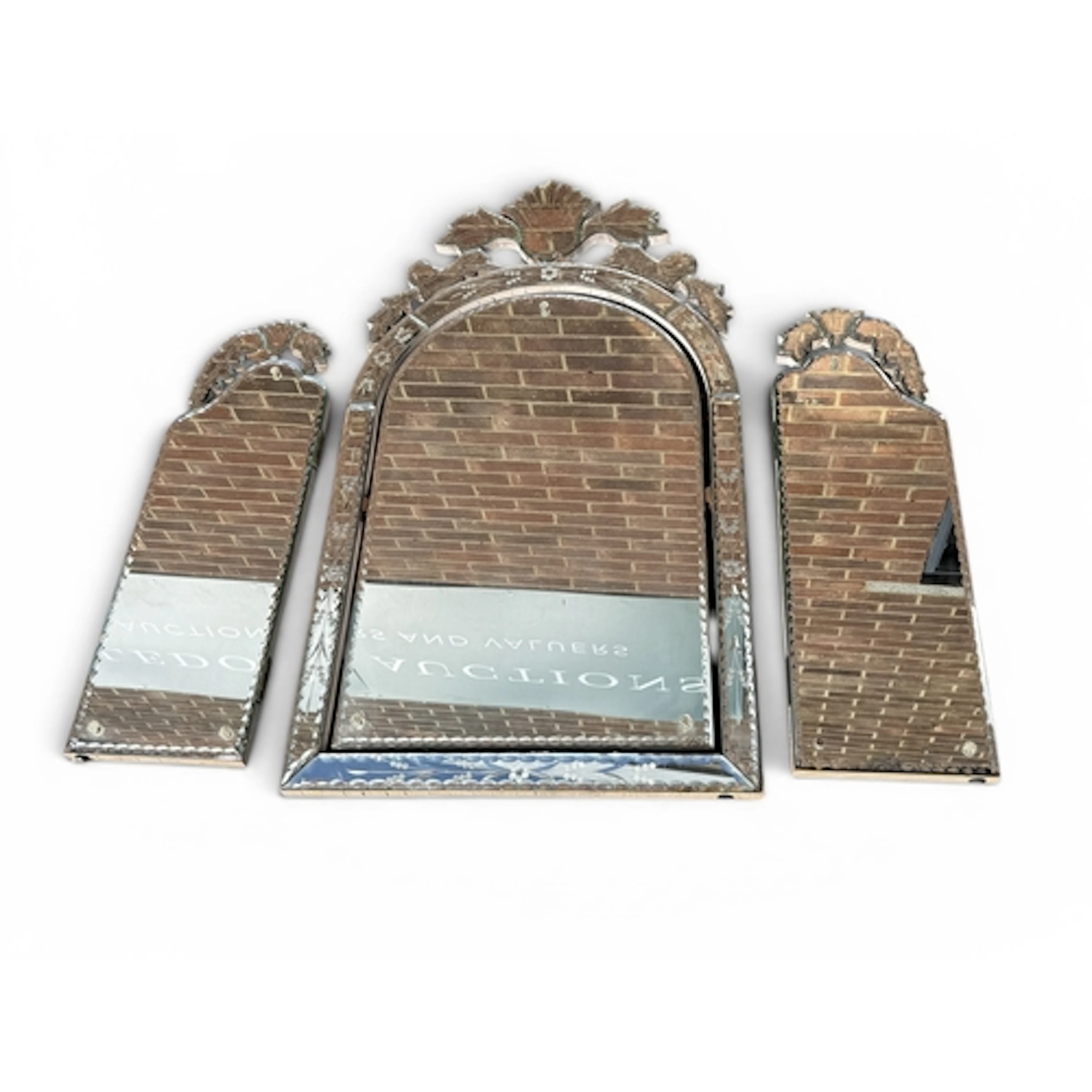 A MURANO GLASS VENETIAN MIRROR 92 x 90 cm
